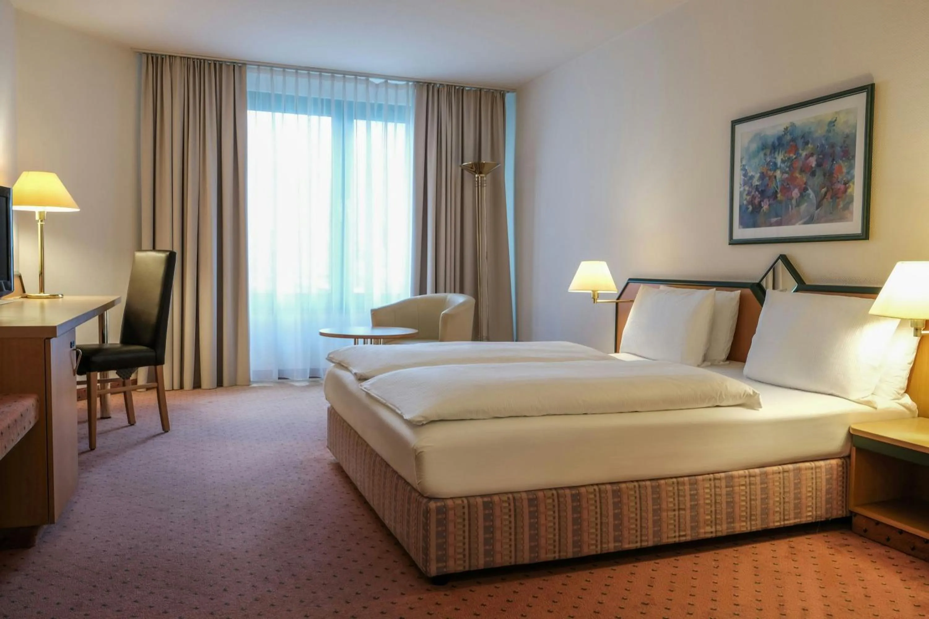 Photo of the whole room, Bed in FOUR Essen City Centre