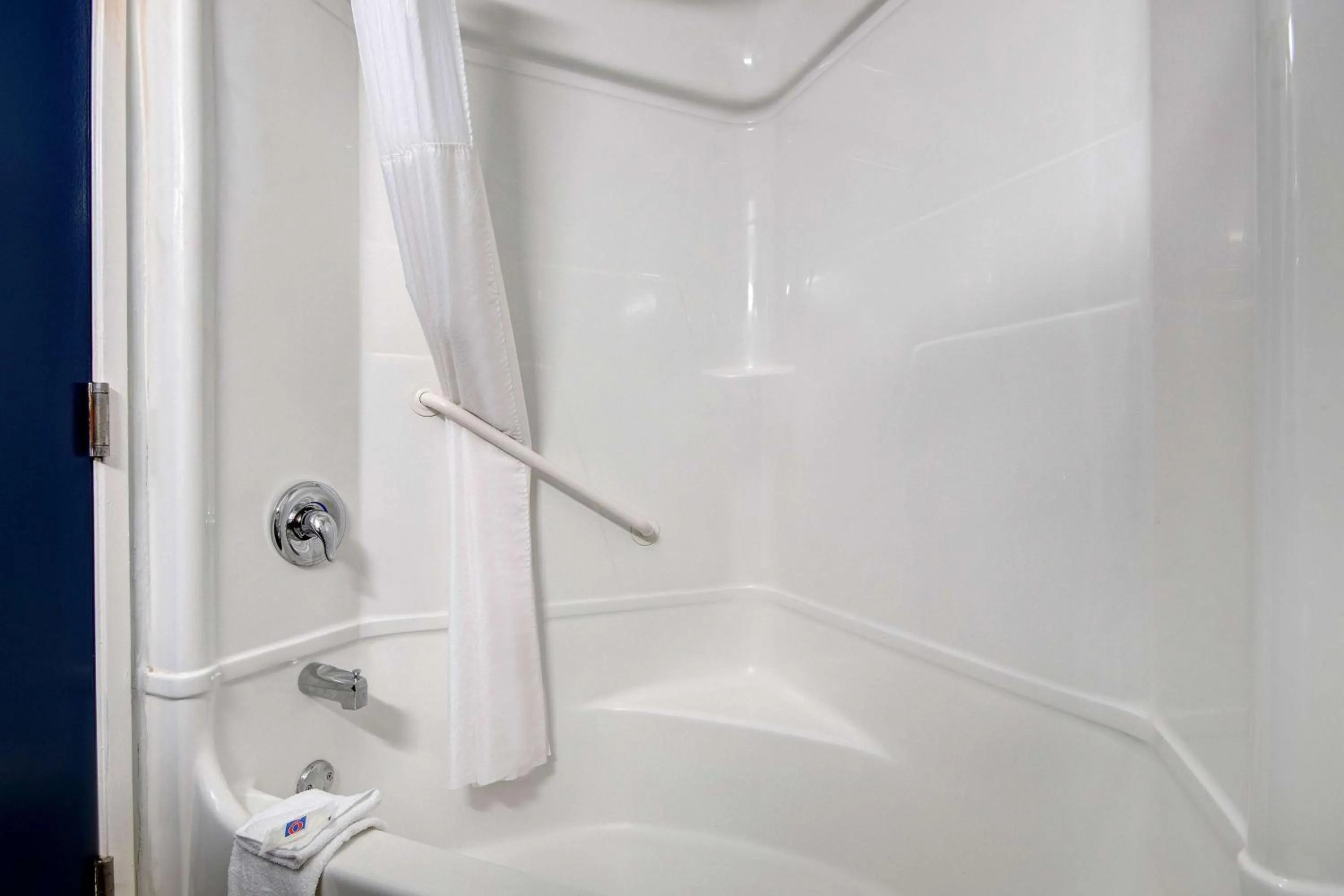 Premium Quadruple Room - single occupancy - Non-Smoking in Motel 6-Pharr, TX