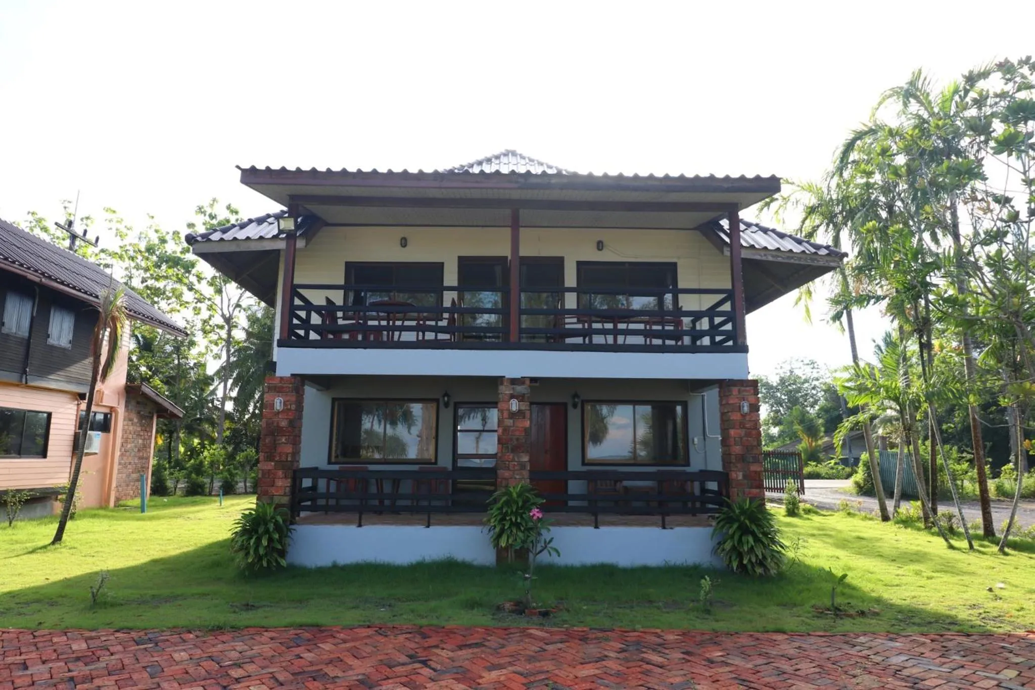 Four-Bedroom House in The Chevalley Beach Resort