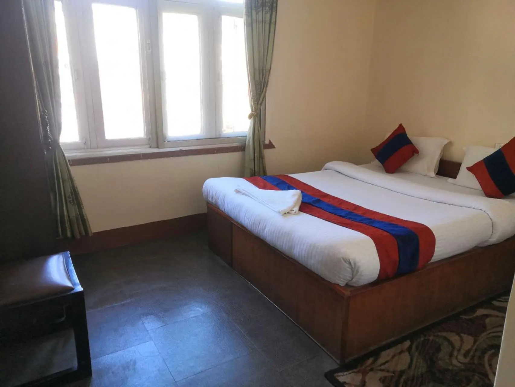Deluxe Double or Twin Room in hotel Backpackers inn