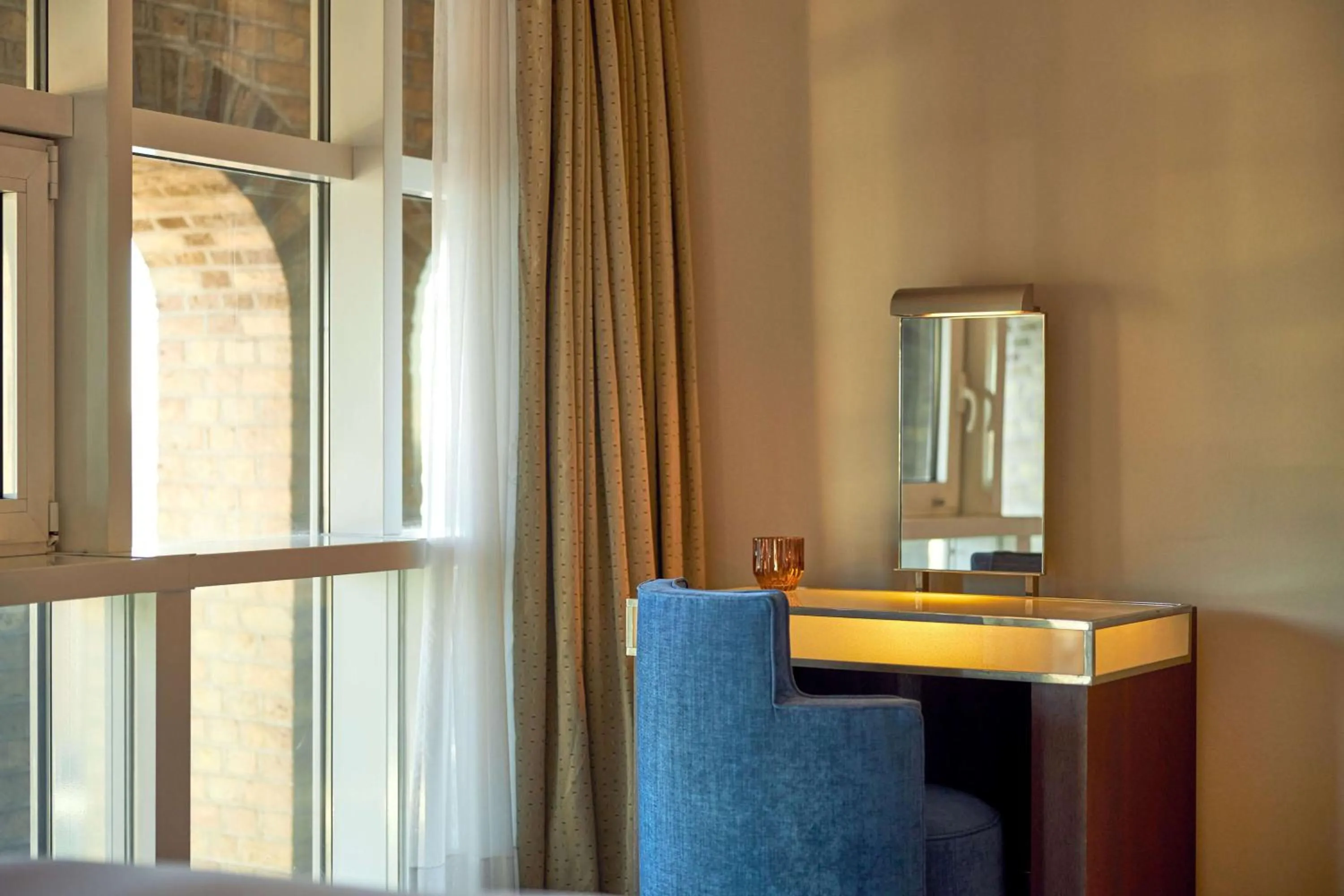 Junior Suite in Wasserturm Hotel Cologne, Curio Collection by Hilton