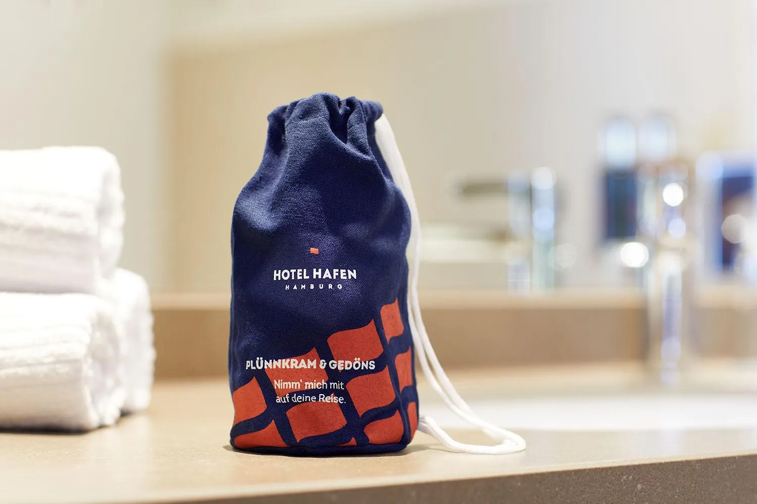 Sailor - Single Room in Hotel Hafen Hamburg