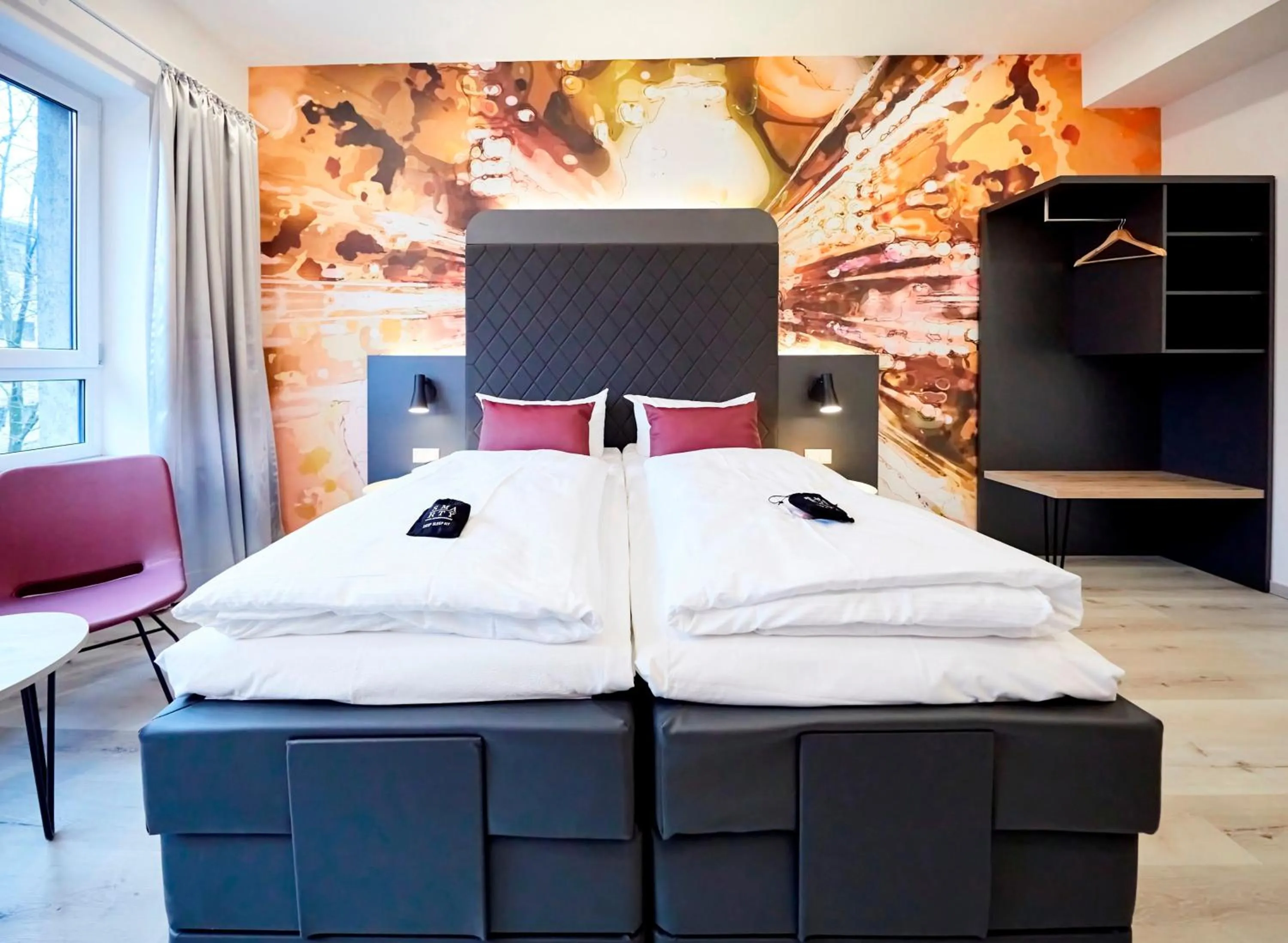 Double Room Large in SMARTY Cologne Dom Hotel - Boardinghouse - KONTAKTLOSER SELF CHECK-IN