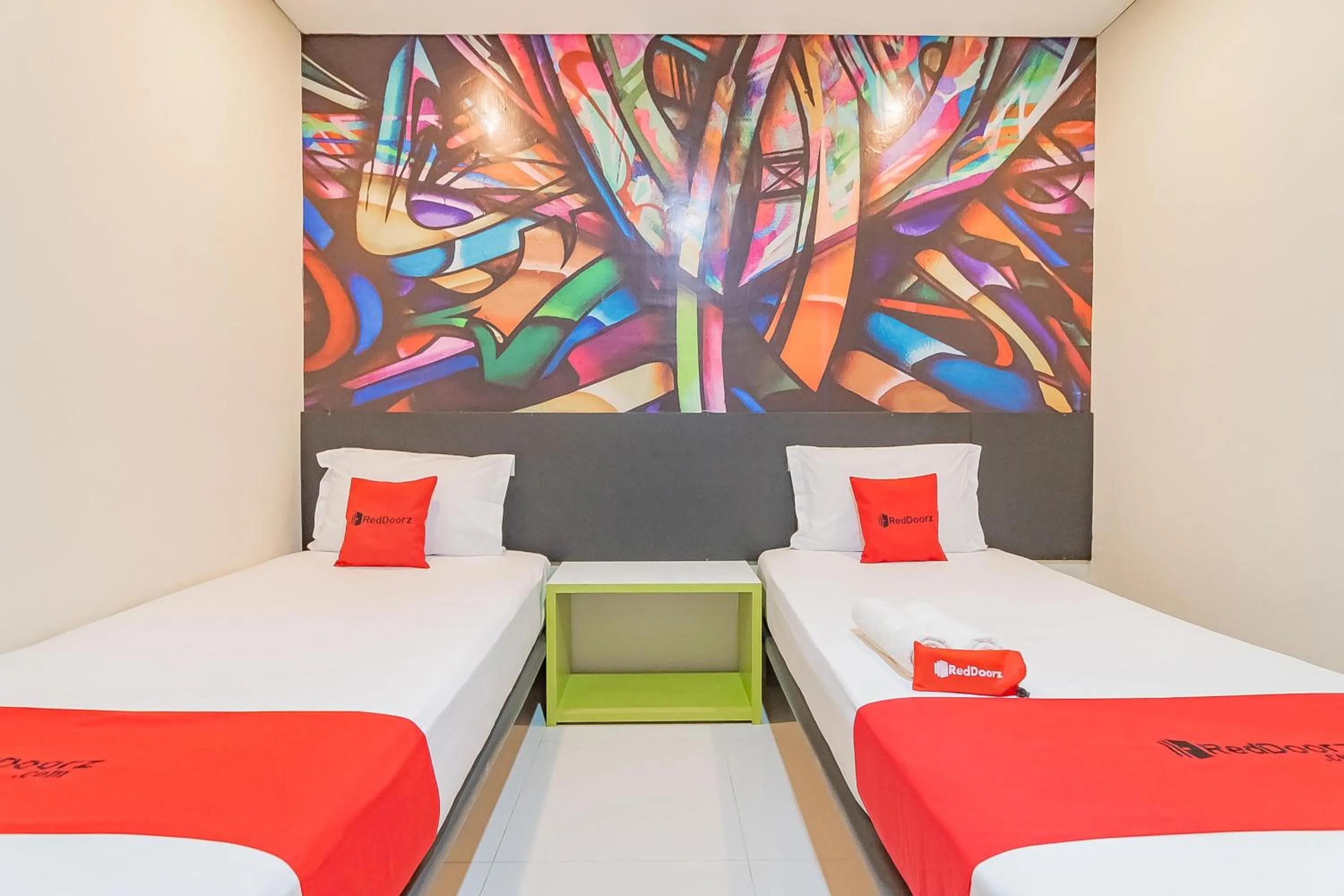 Twin Room in RedDoorz at Rajawali KM 5 Palangkaraya