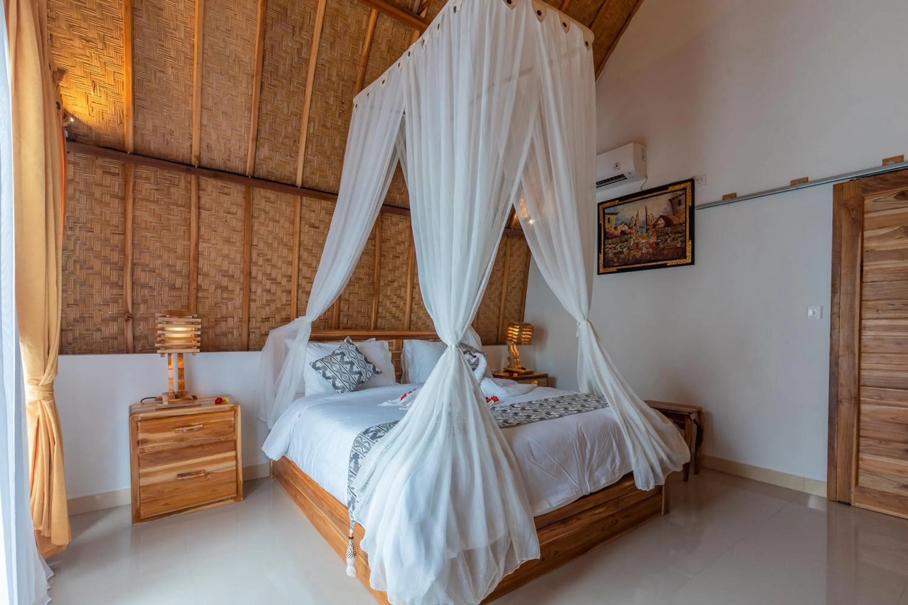 Deluxe Double Room in Penida Sunset Ocean View Bungalows