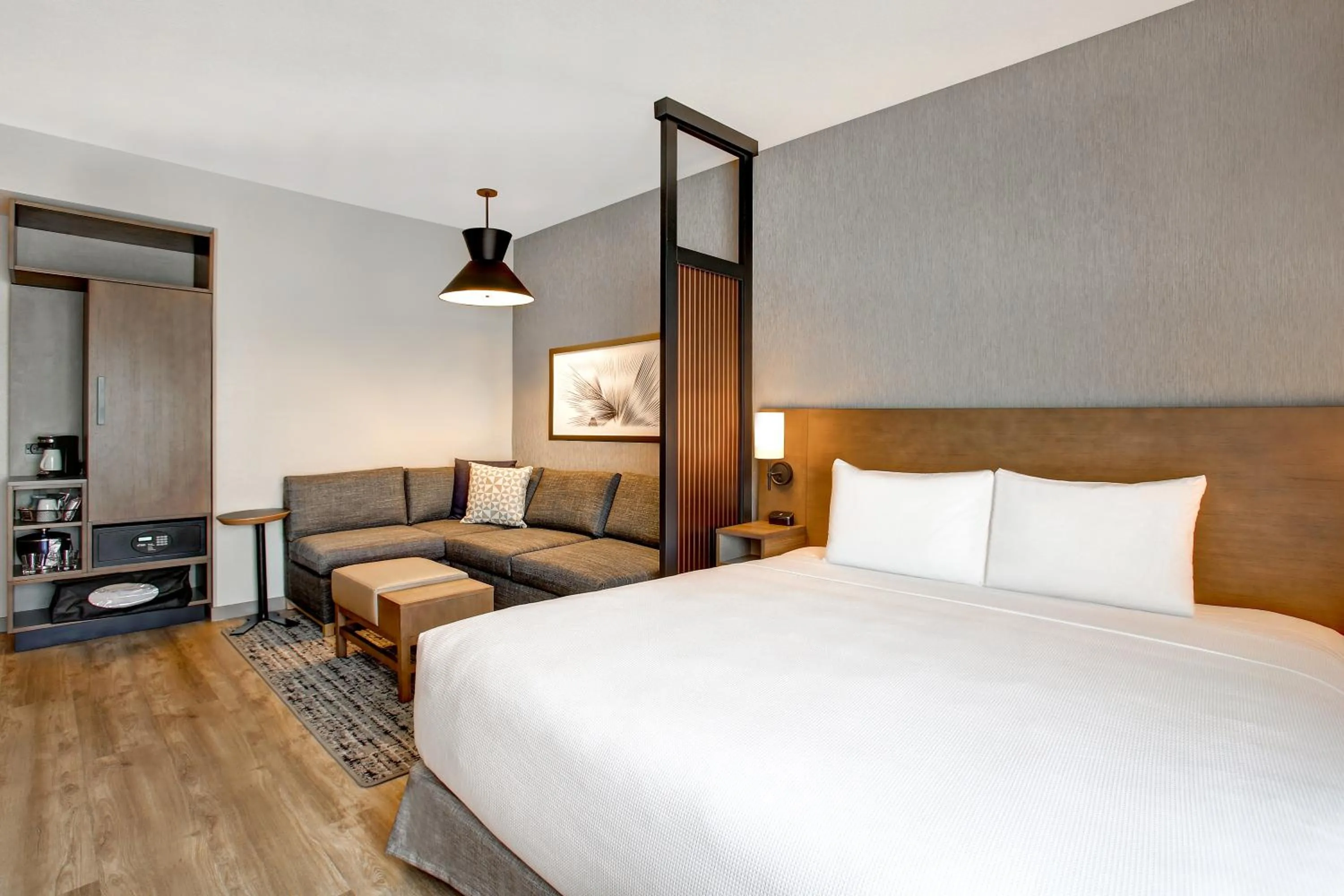 Queen Room with Two Queen Beds, Sofa Bed and Accessible Tub in Hyatt Place at Wichita State University