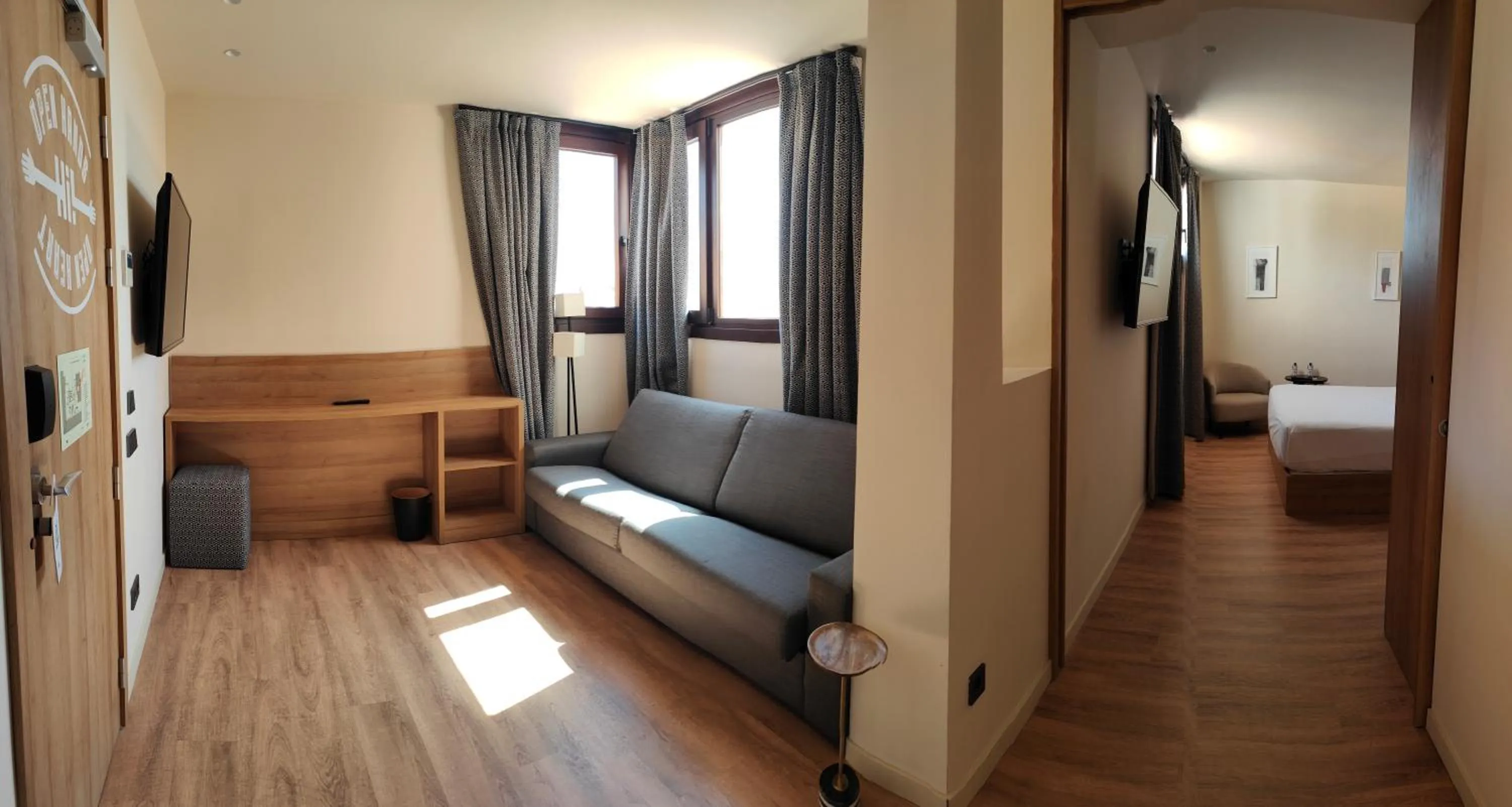 Deluxe Double Room in Toc Hostel Granada
