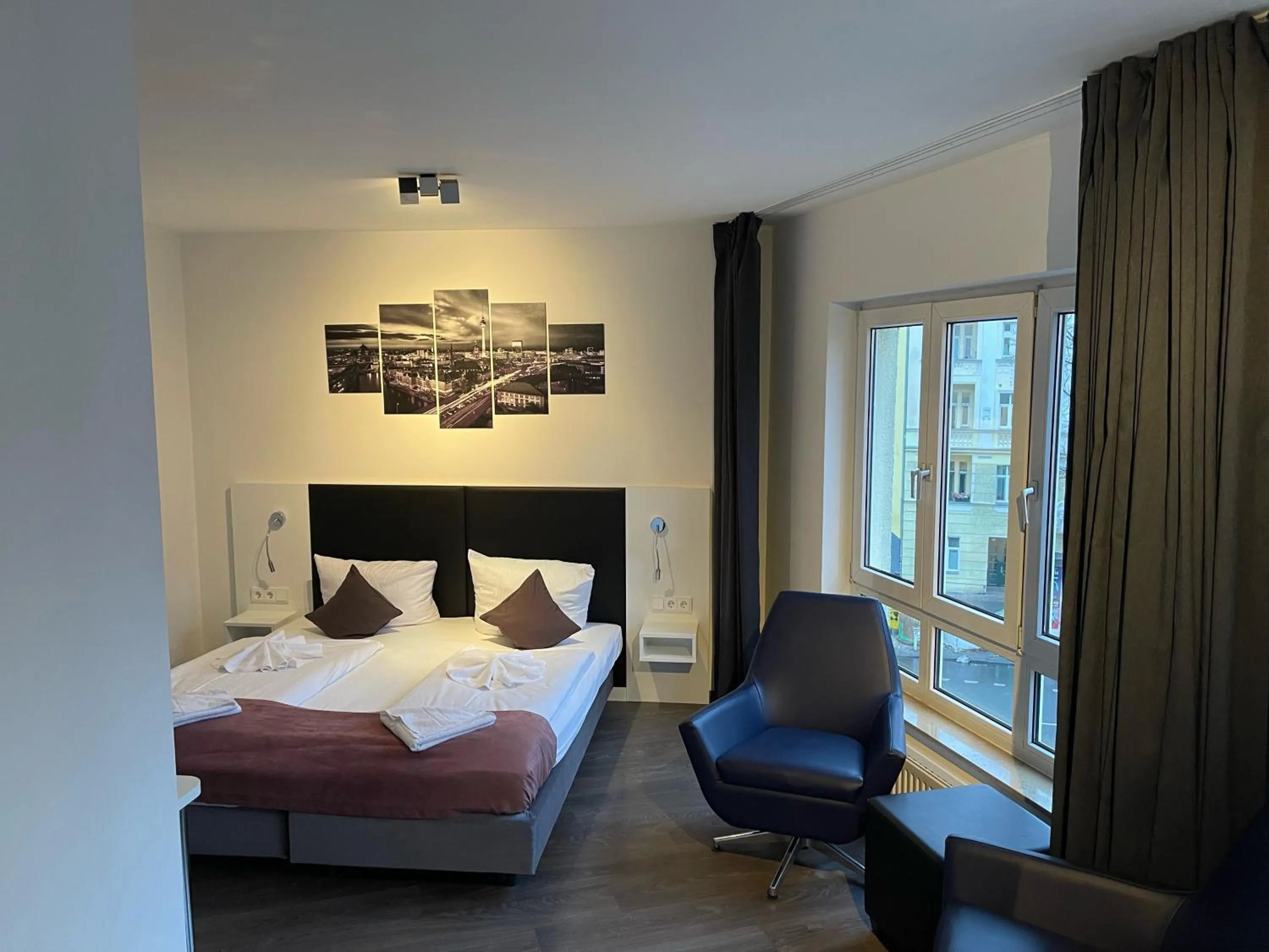 Superior Doppelzimmer- Straßenseite in ALFA Hotel