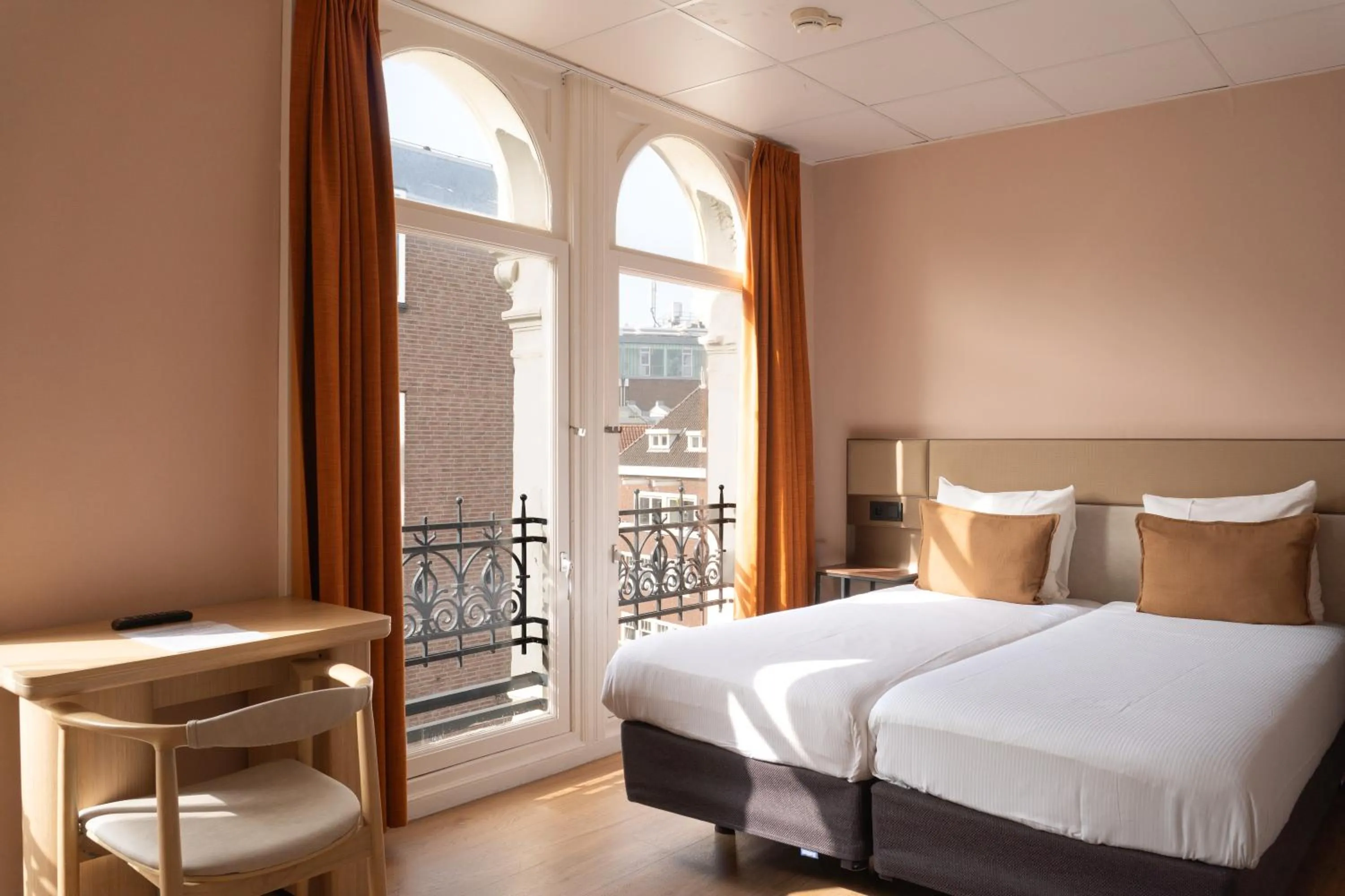 Superior Twin Room in CS Hotel