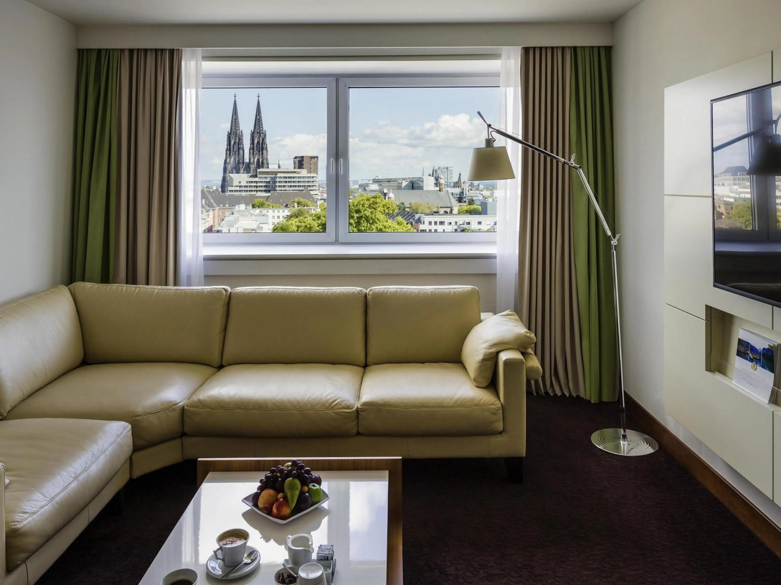 Deluxe King Suite in Pullman Cologne