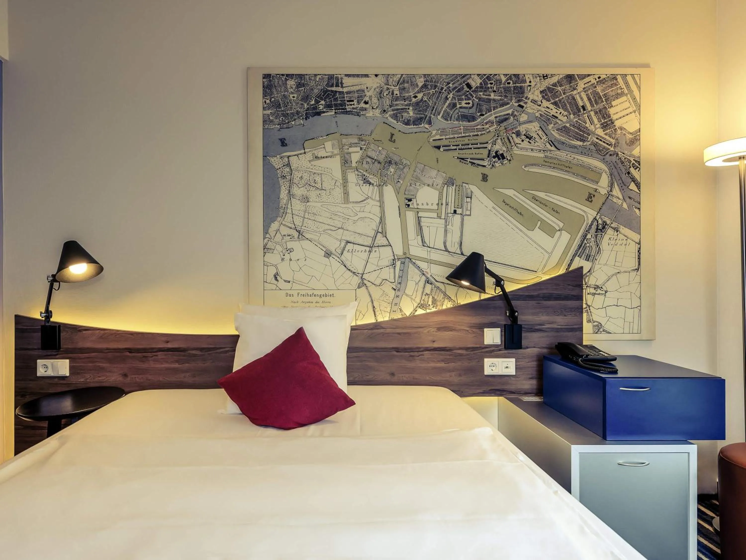 Deluxe Double Room - Courtyard Side in Mercure Hotel Hamburg Mitte