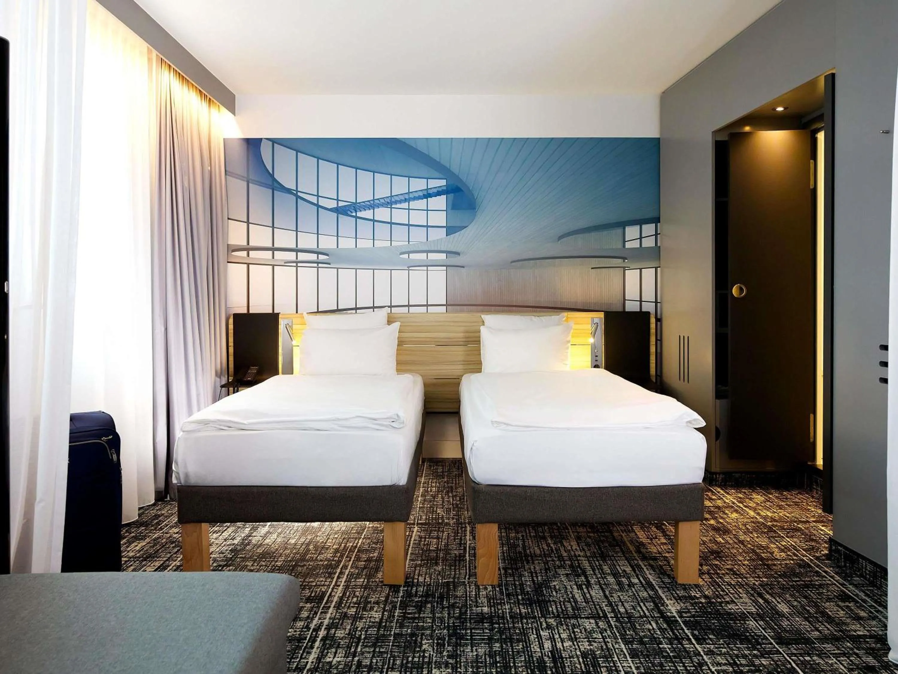 Standard Suite with Twin Beds and Sofa Bed in Novotel Suites Berlin City Potsdamer Platz