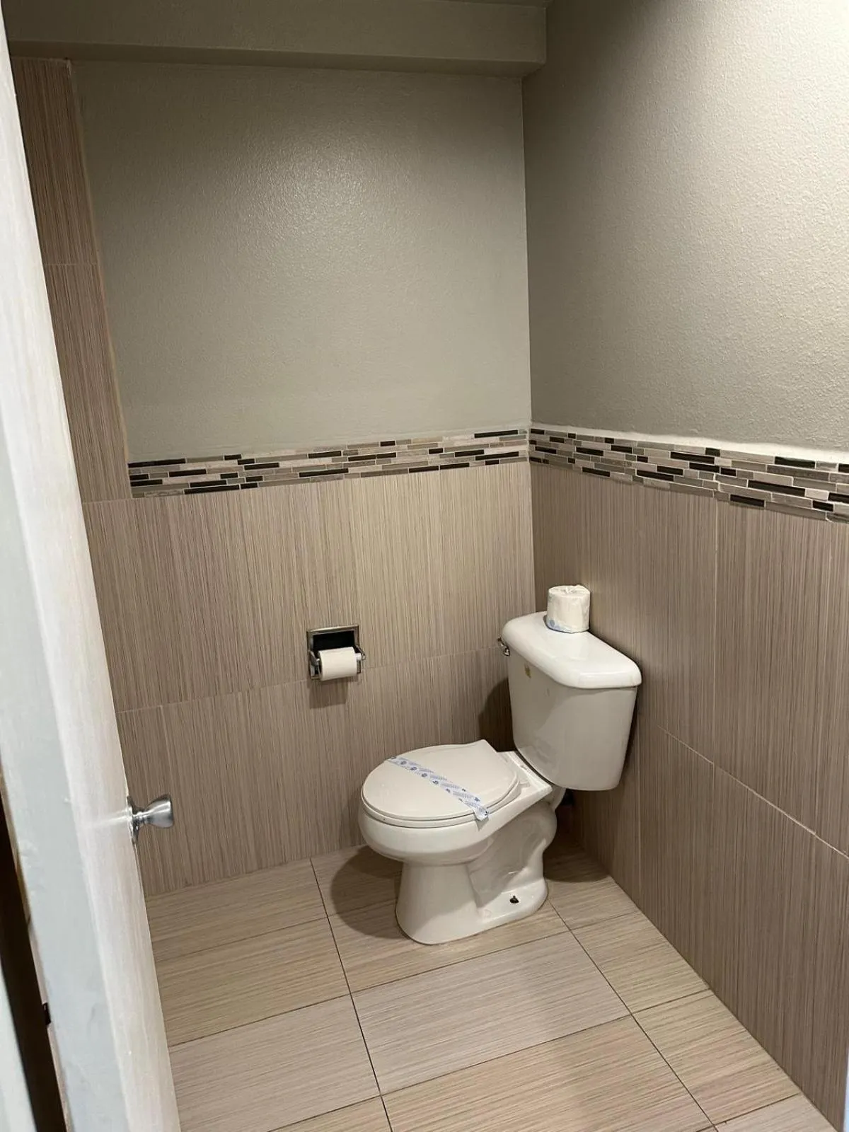 2 Bedroom Suite Smoking in Heritage inn and suites