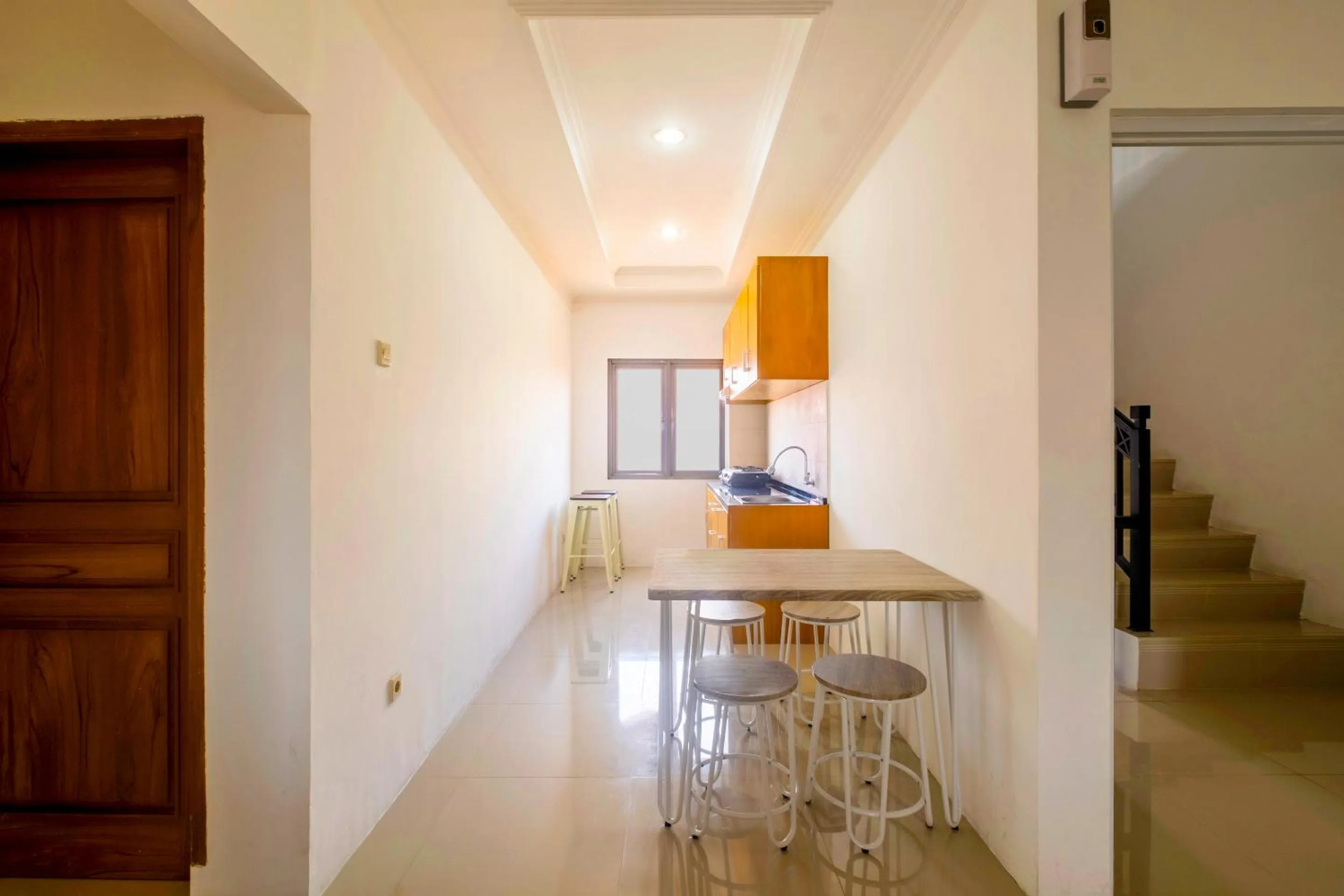 Double Room in RedDoorz near Exit Toll Moh. Toha