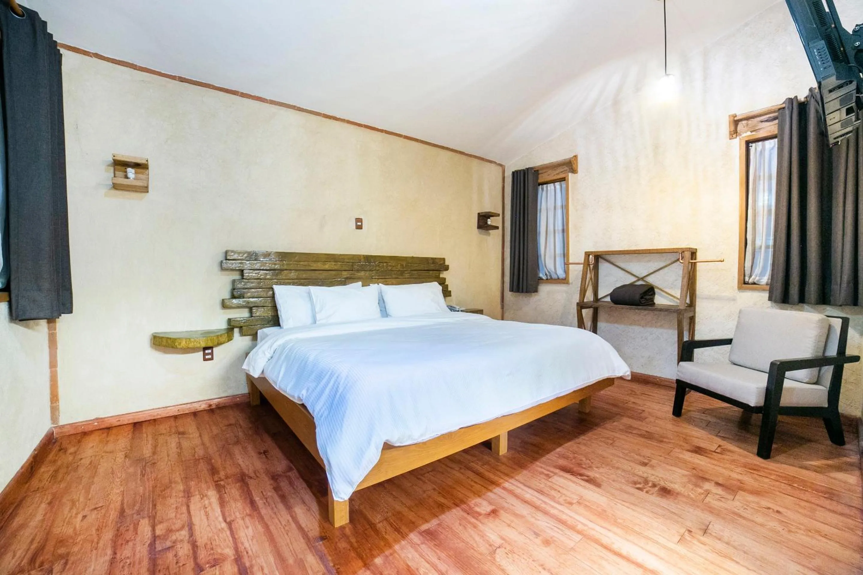 Junior Suite two Rooms in Capital O Collection O Casona De Minas Mineral del Monte