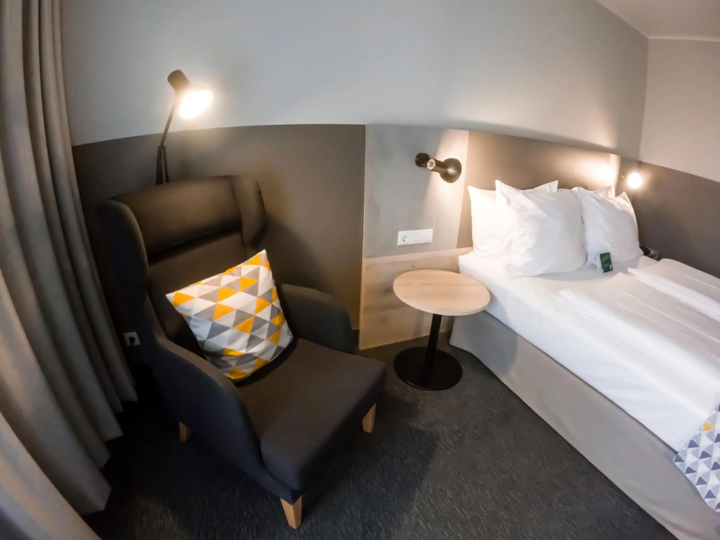 Premium Queen Room with Balcony in Holiday Inn Munich - South by IHG