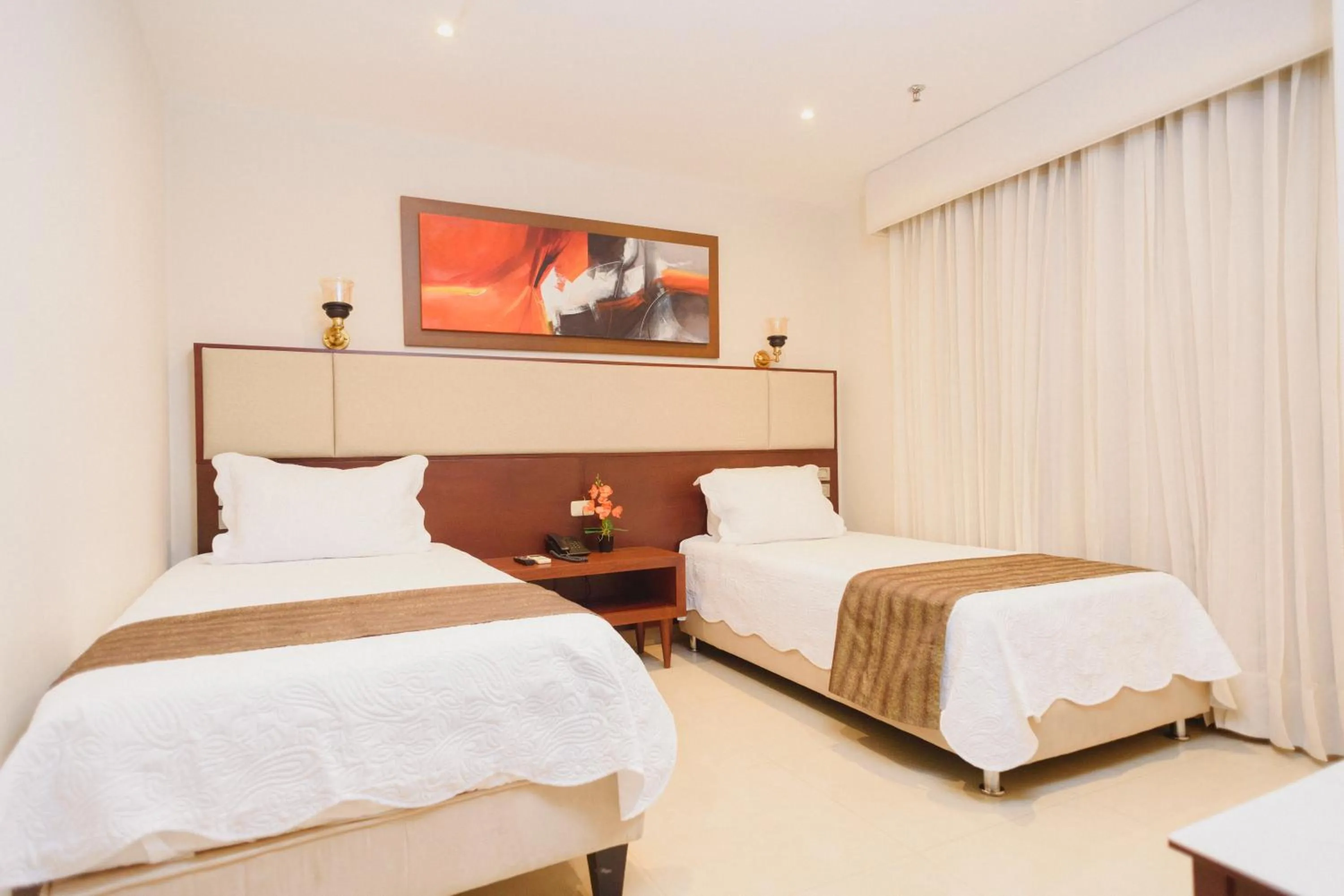 Two-Bedroom Deluxe Apartment with Balcony - single occupancy in Howard Johnson by Wyndham Barranquilla Versalles