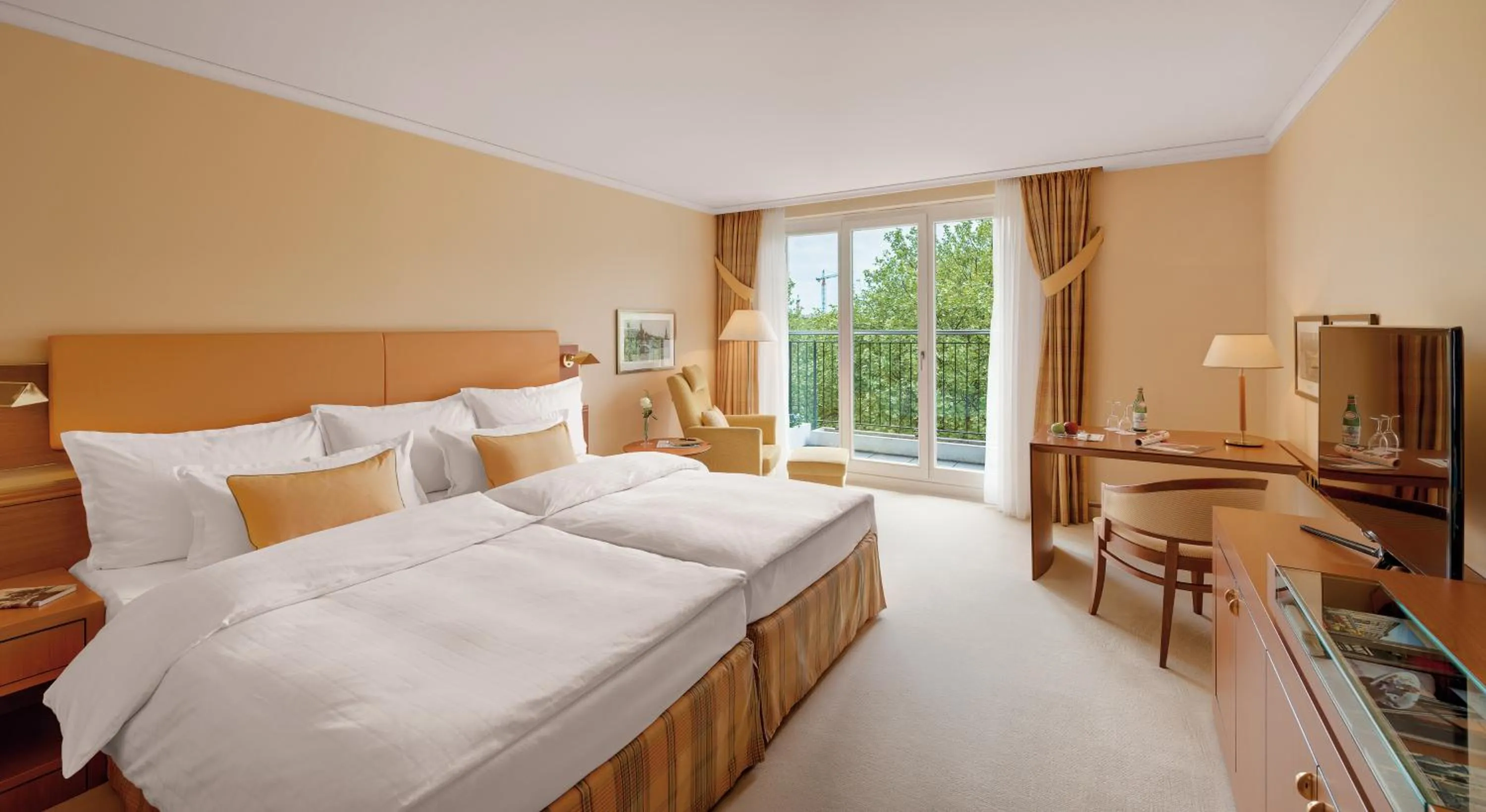 Superior Double Room with Park View - single occupancy in GRAND ELYSEE Hamburg