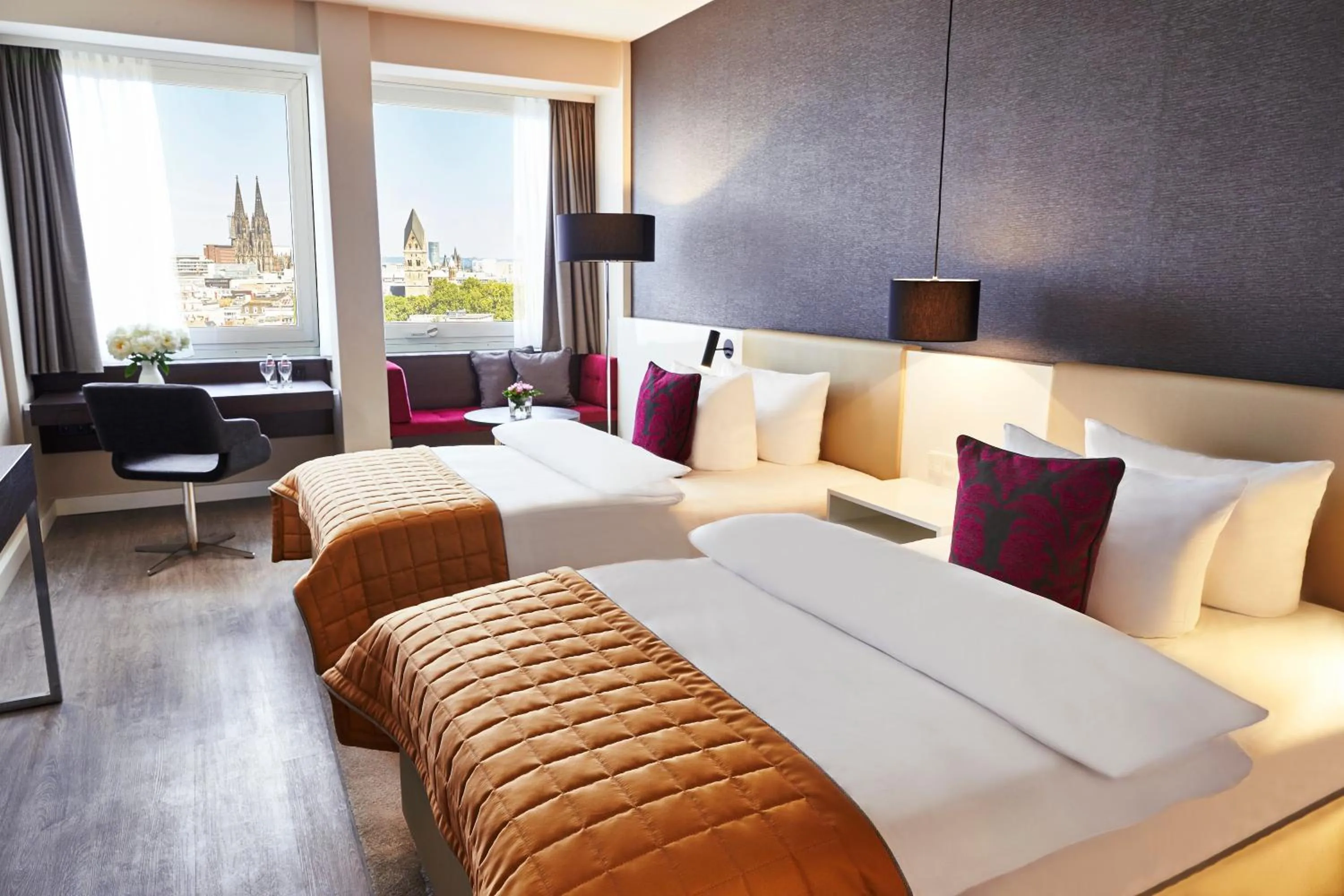 Superior Plus Twin with Dom View in Steigenberger Hotel Köln