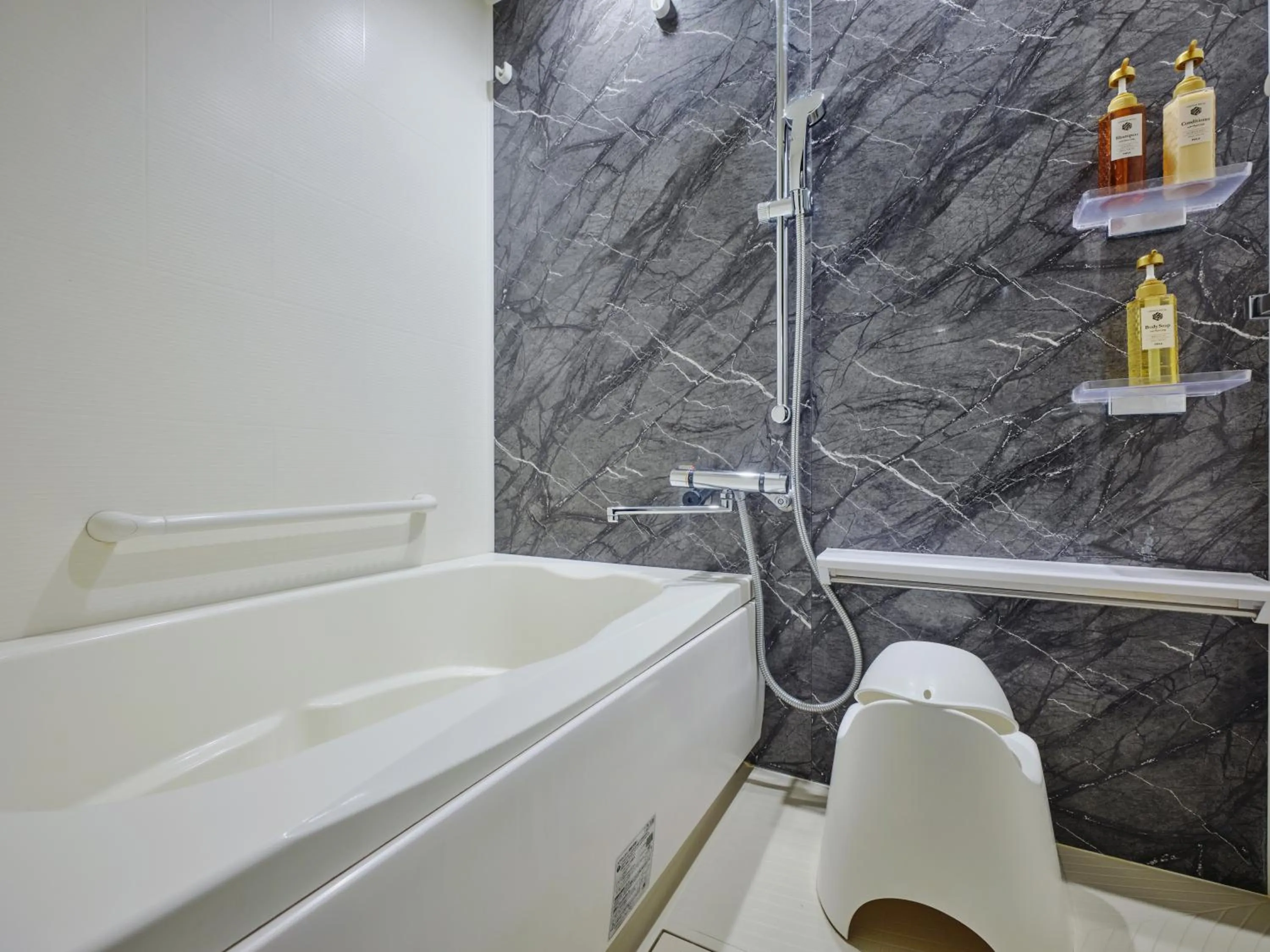 Superior Family Room with Washing Machine in MONday Apart Nihonbashi Ningyocho