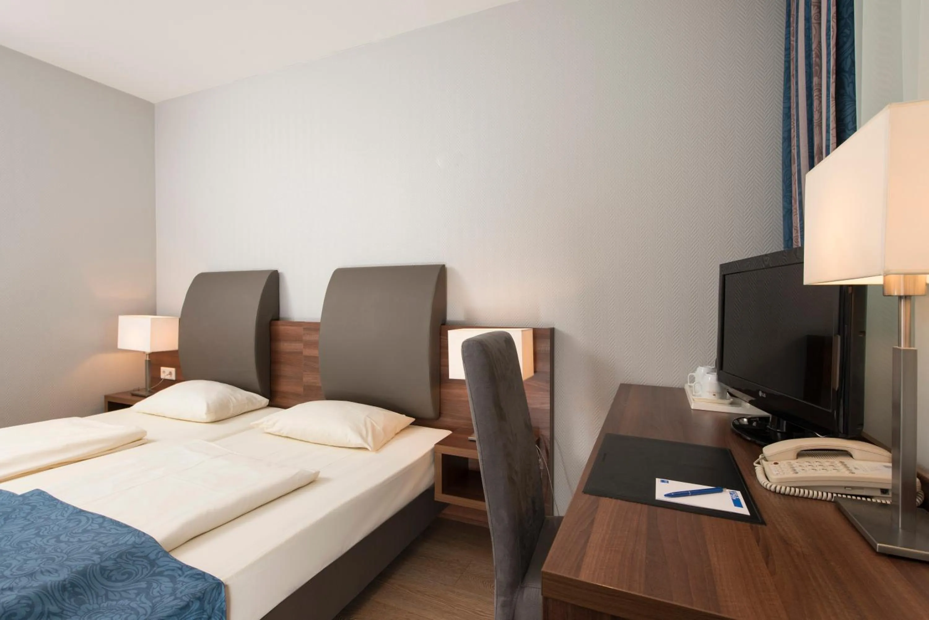 Standard Double Room in Park Hotel Hamburg Arena