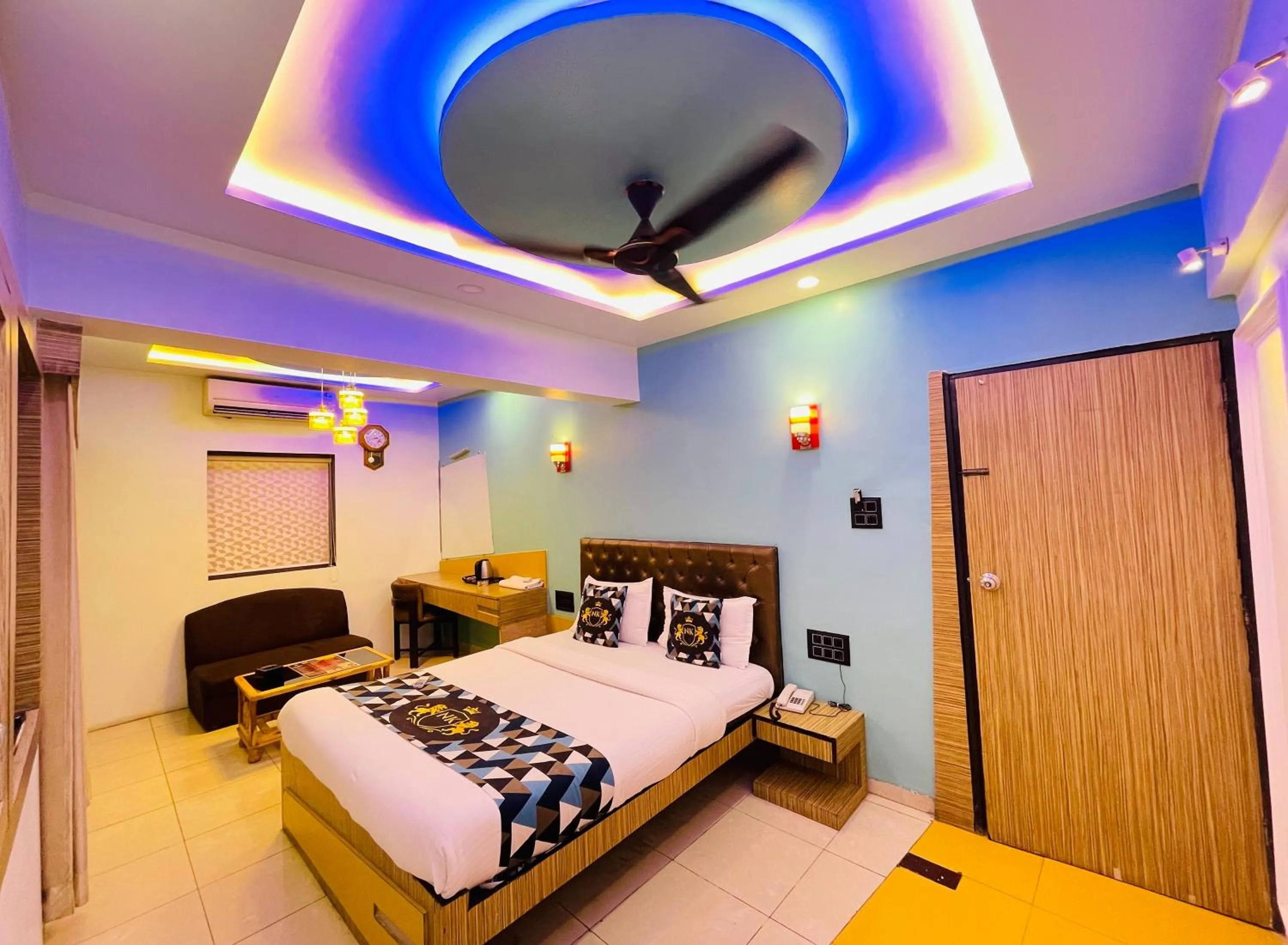 Superior Queen Room in Hotel Neelkiran