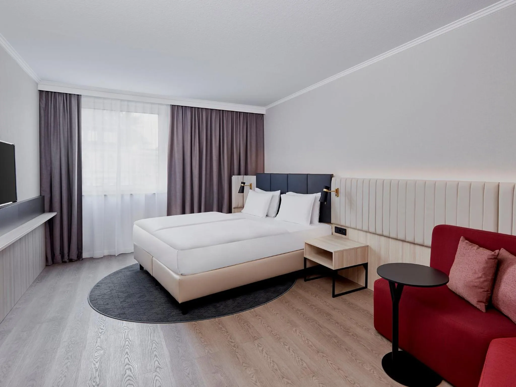 Premium King Room with Alster View in Crowne Plaza Hamburg-City Alster by IHG