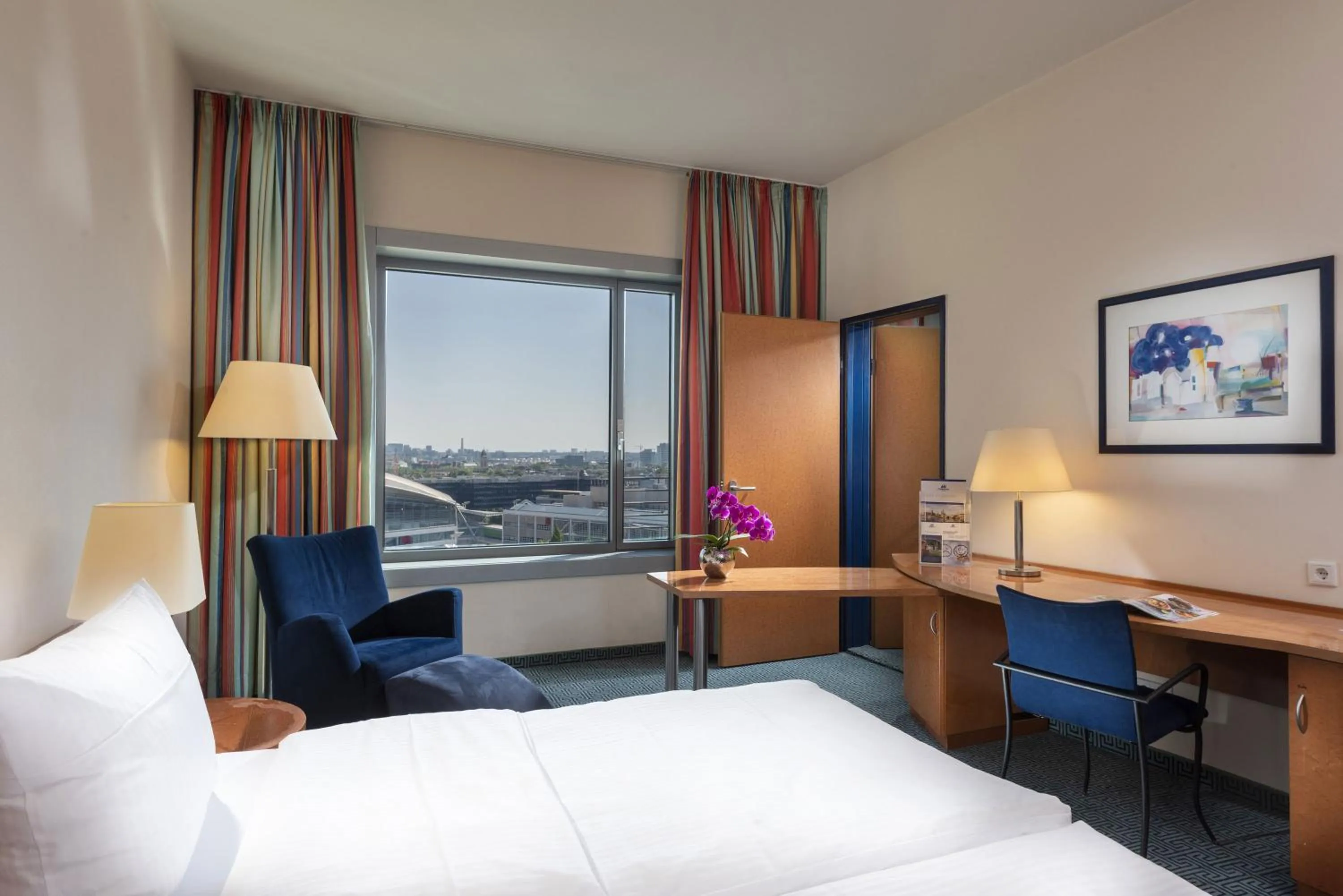 Comfort Family Twin Room in Maritim Hotel Frankfurt