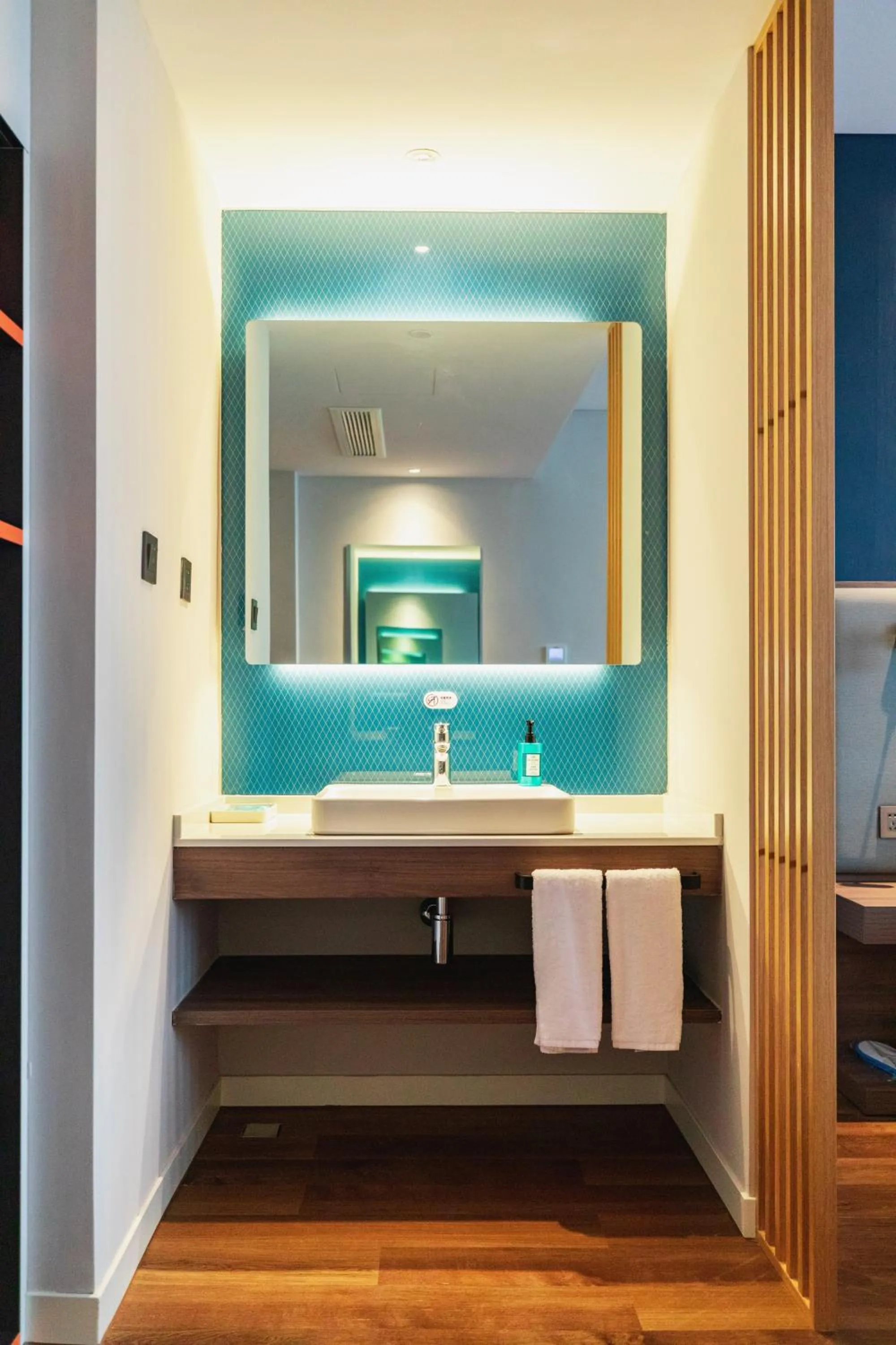 Standard Twin Room - Accessible in Holiday Inn Express Pinghu by IHG