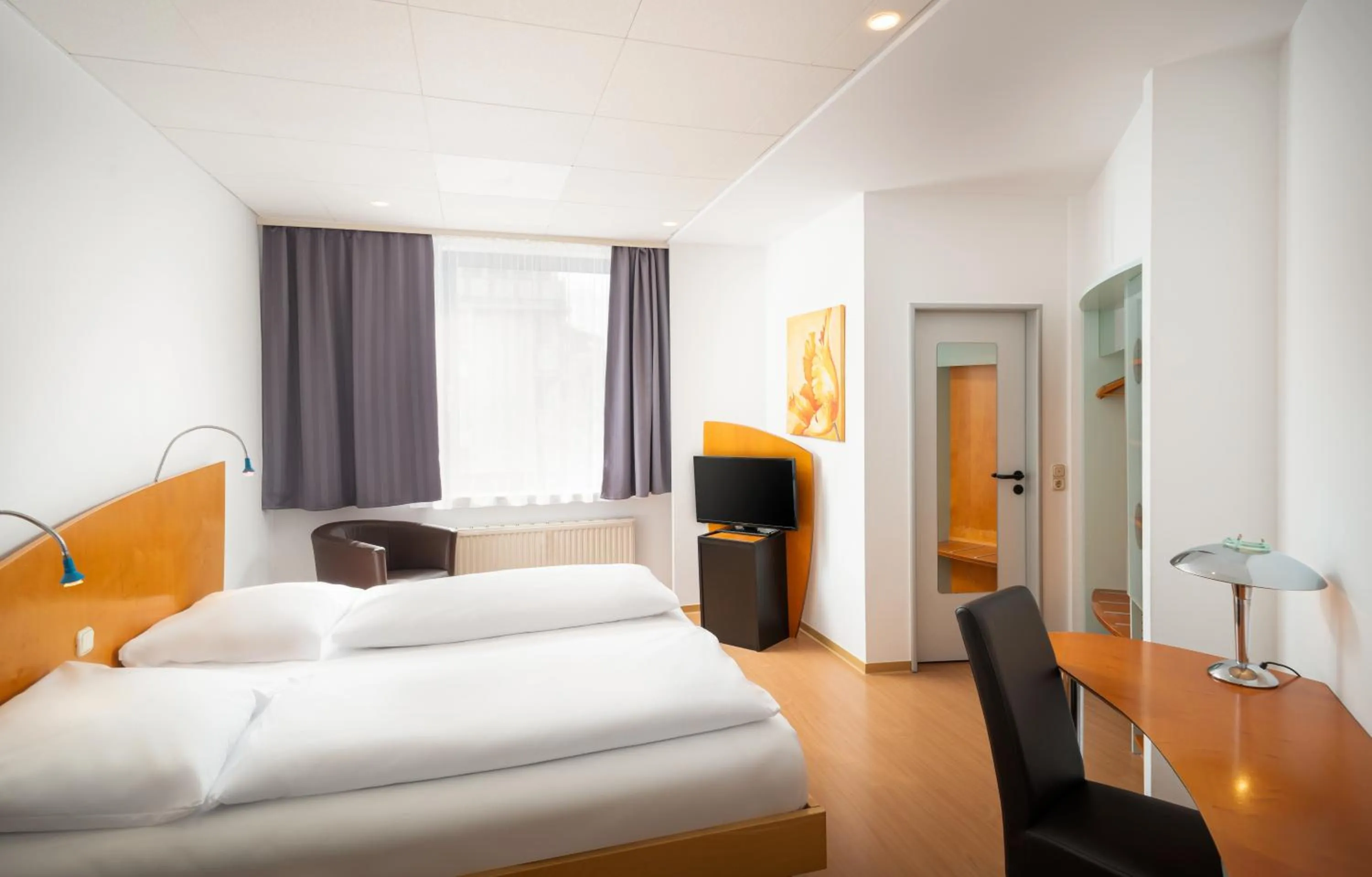 Standard Twin Room - single occupancy in Mainstreet Hotel