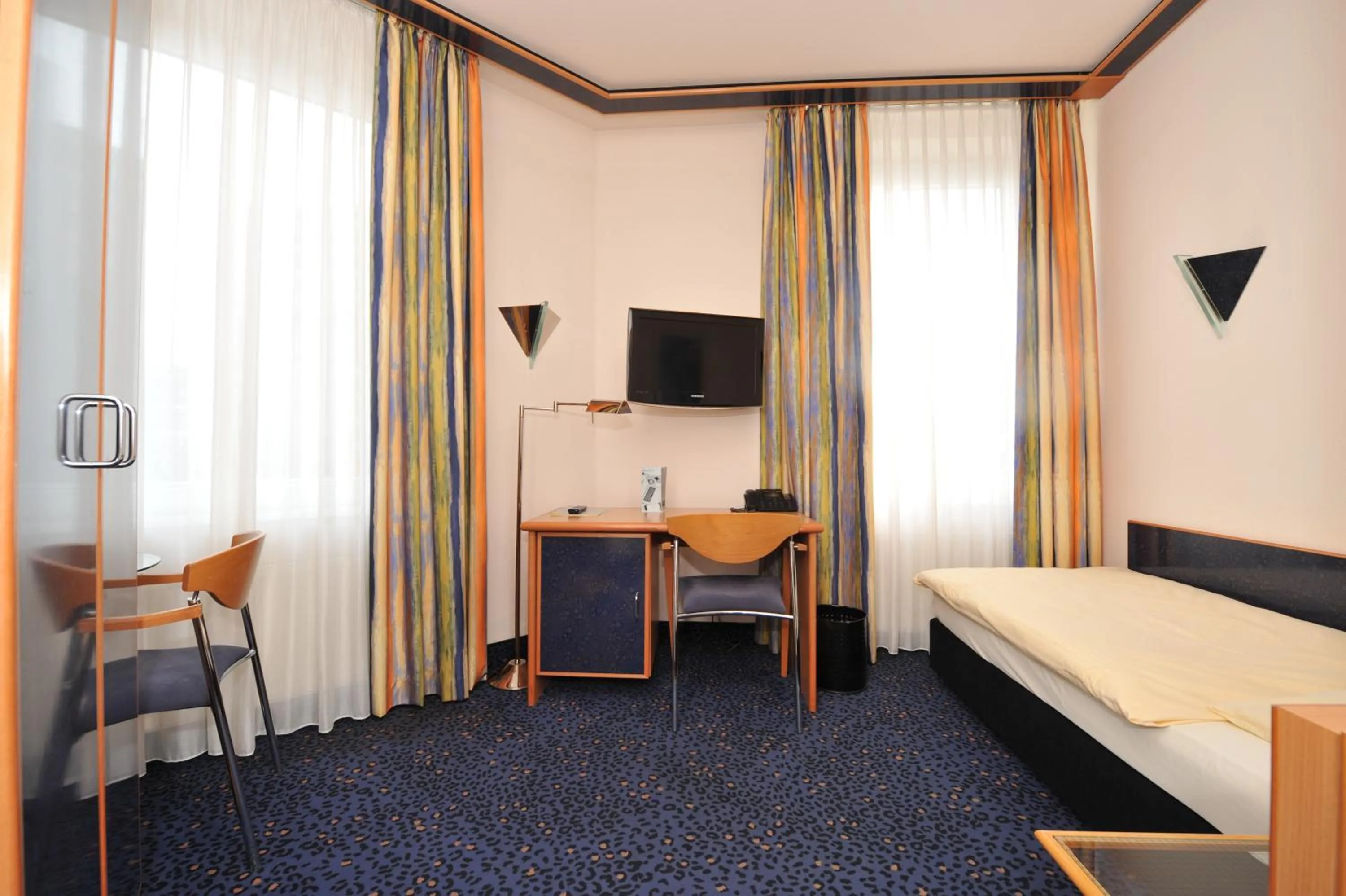 Quiet Single Room - single occupancy in Insel Hotel