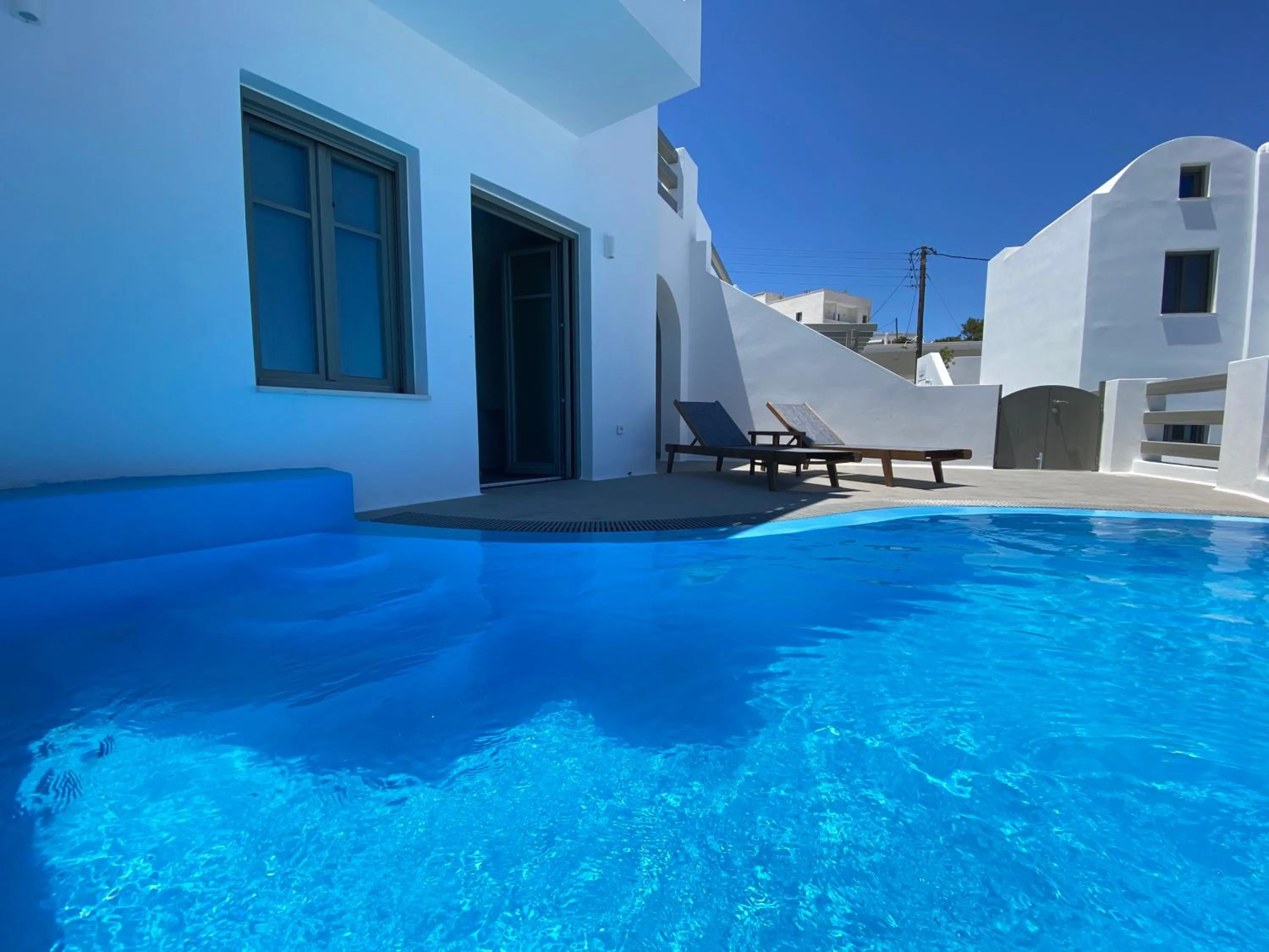 Suite with Private Pool - single occupancy in Amphitrite Suites Santorini