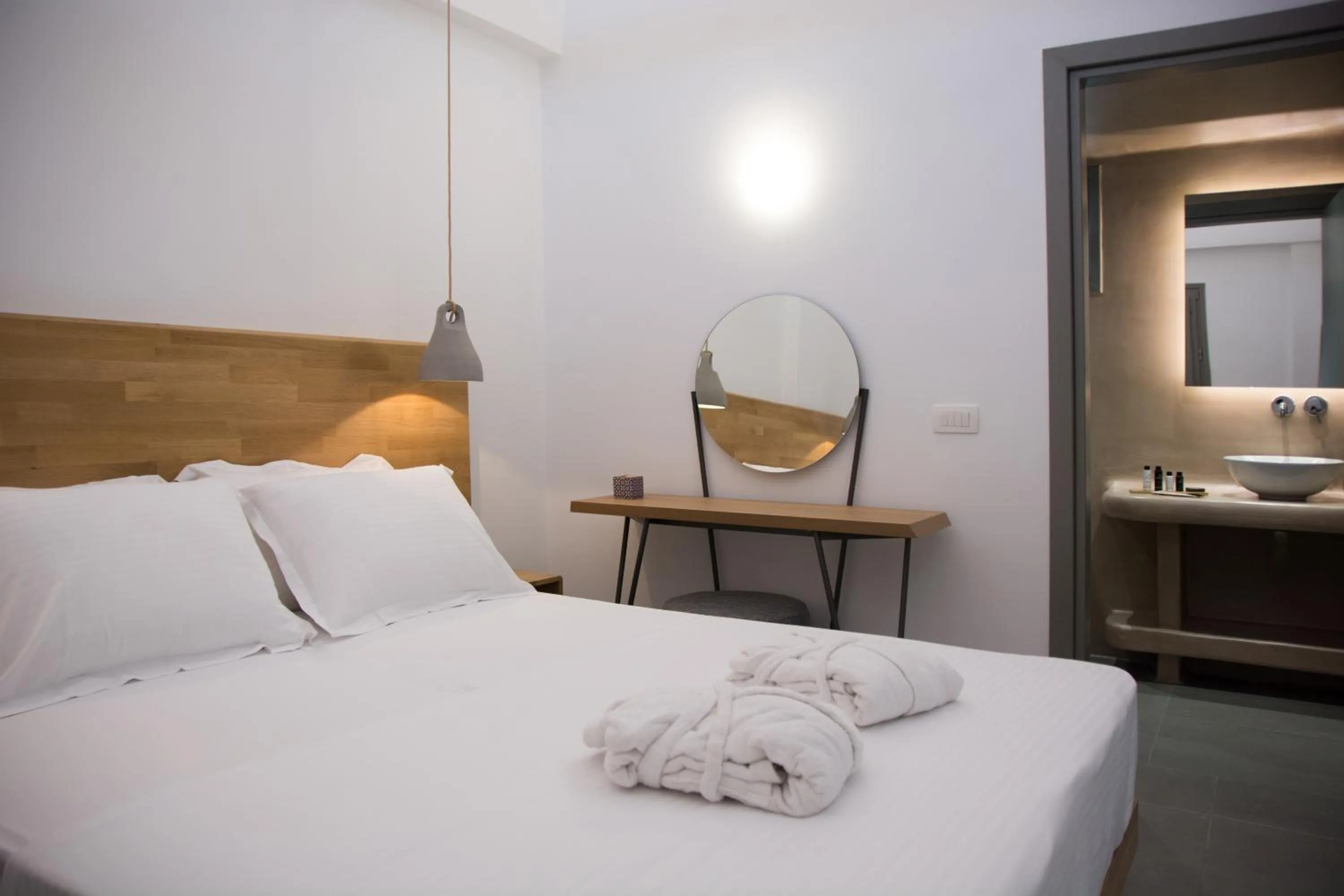 Double or Twin Room without pool access in Amphitrite Suites Santorini