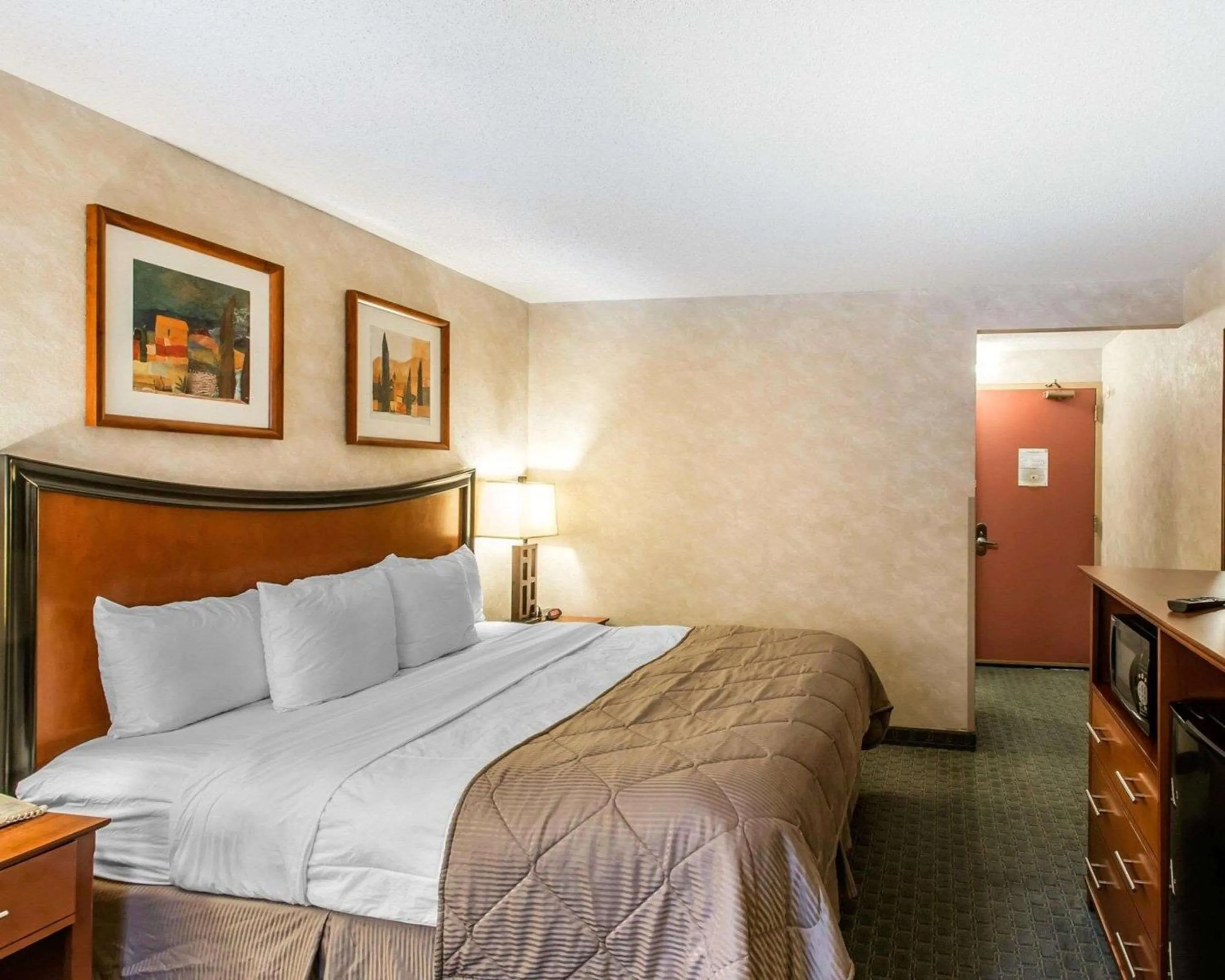 Deluxe King Room - Non-Smoking in Quality Inn and Conference Center Greeley Downtown