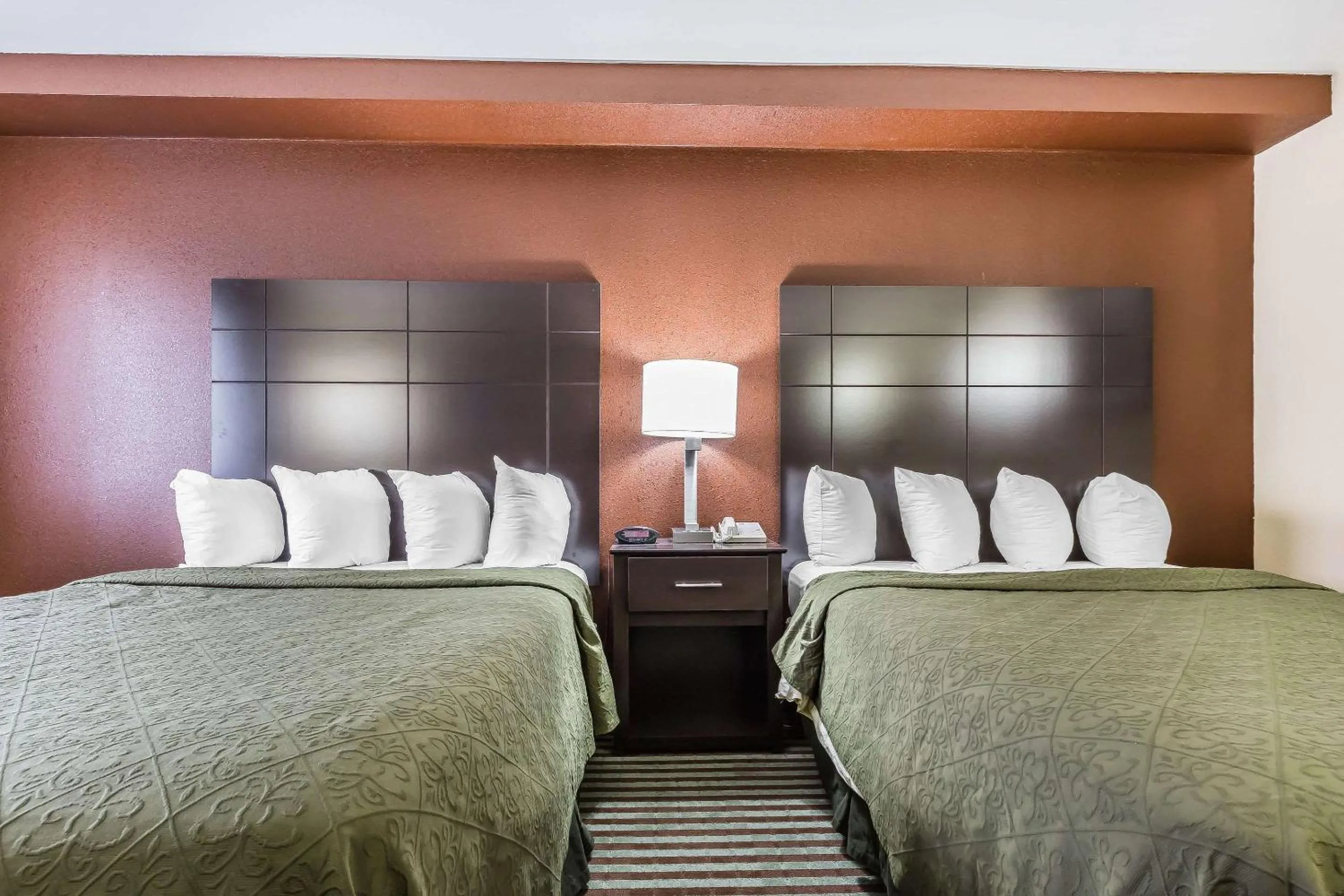 Queen Room with Two Queen Beds - Non-Smoking in Quality Inn Mount Vernon, IL