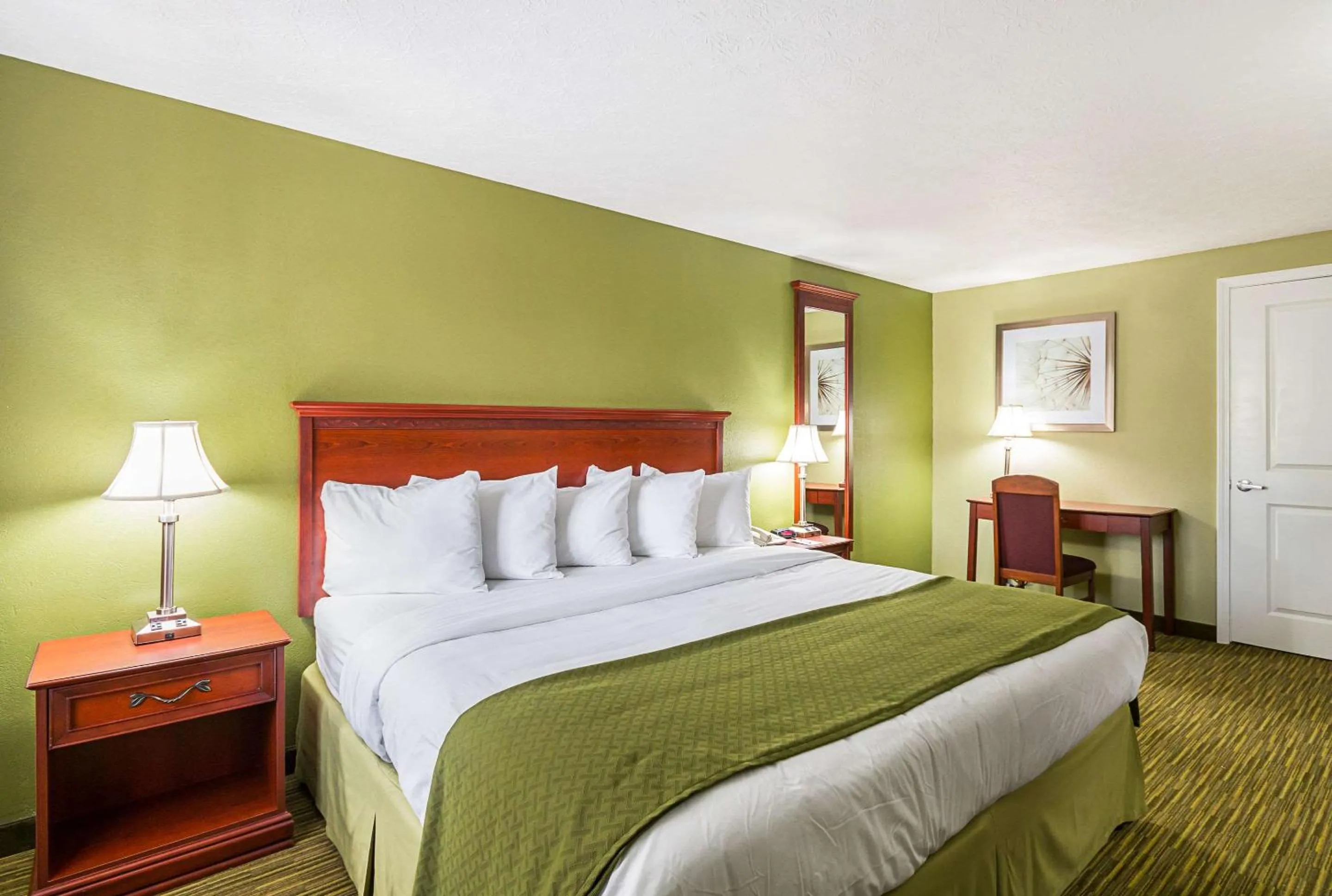 King Room - Non-Smoking in Quality Inn