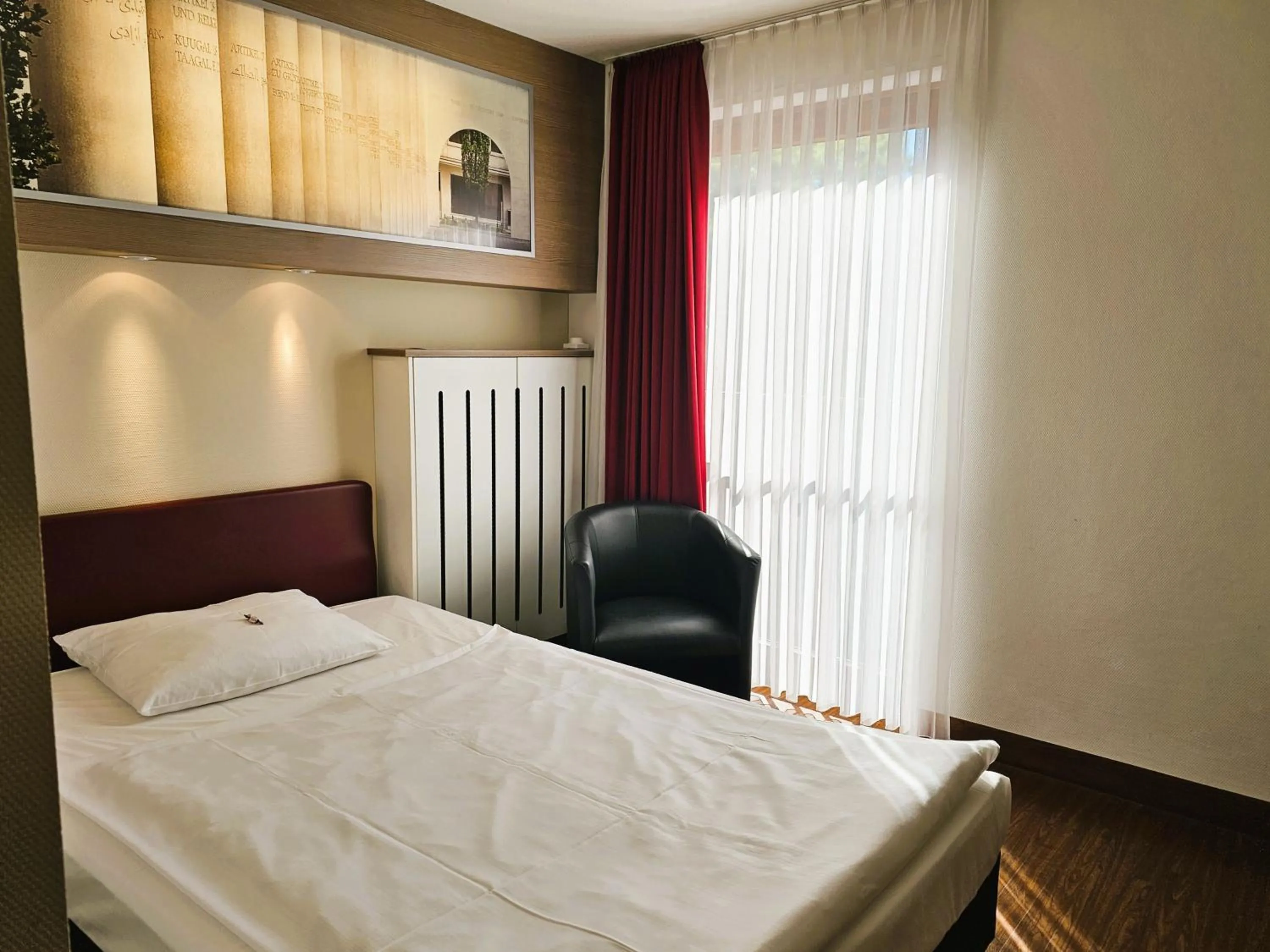 Single Room in Arvena Park Hotel