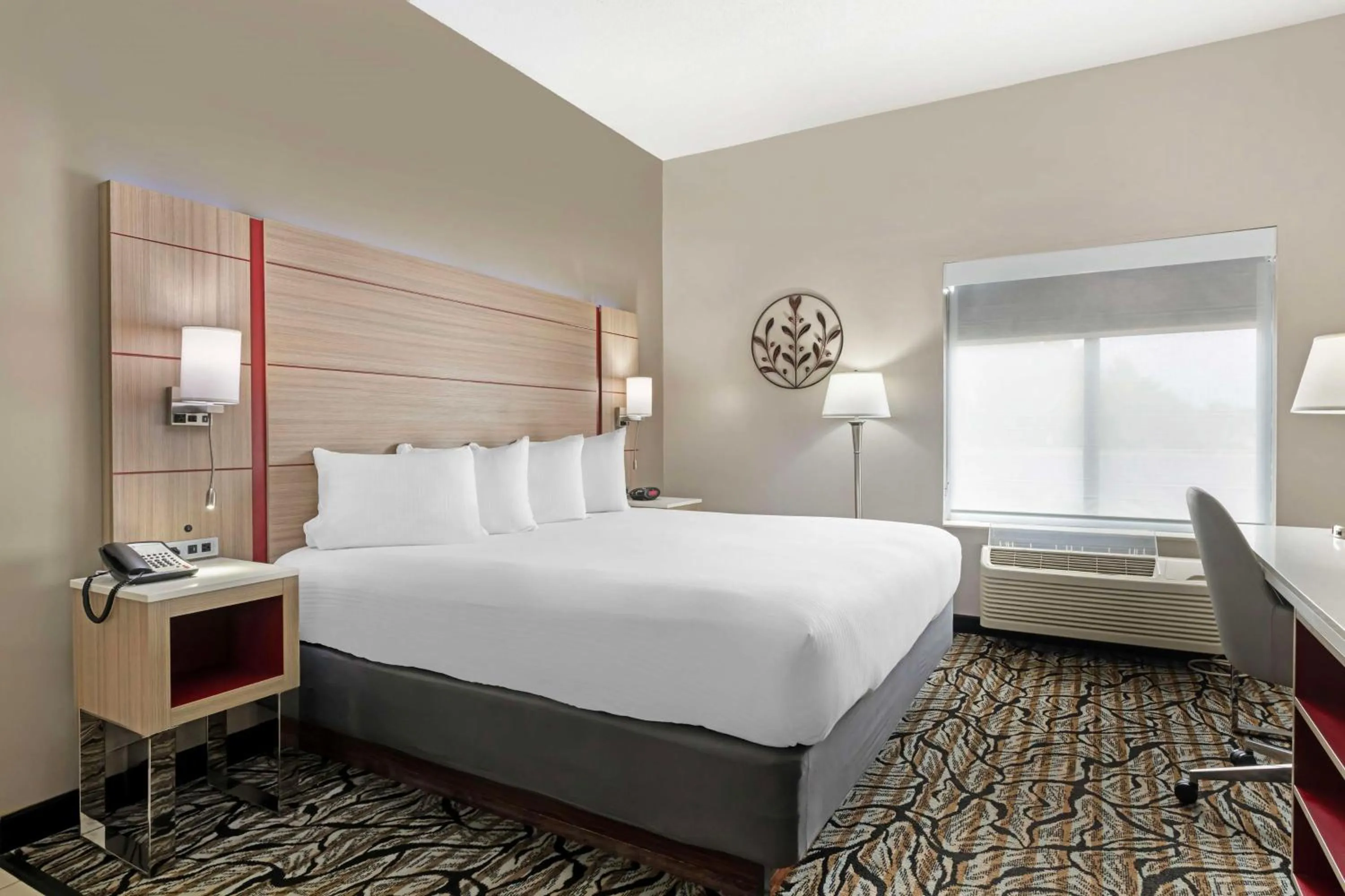 King Room - Non-Smoking in Best Western Plus Albert Lea I-90/I-35 Hotel