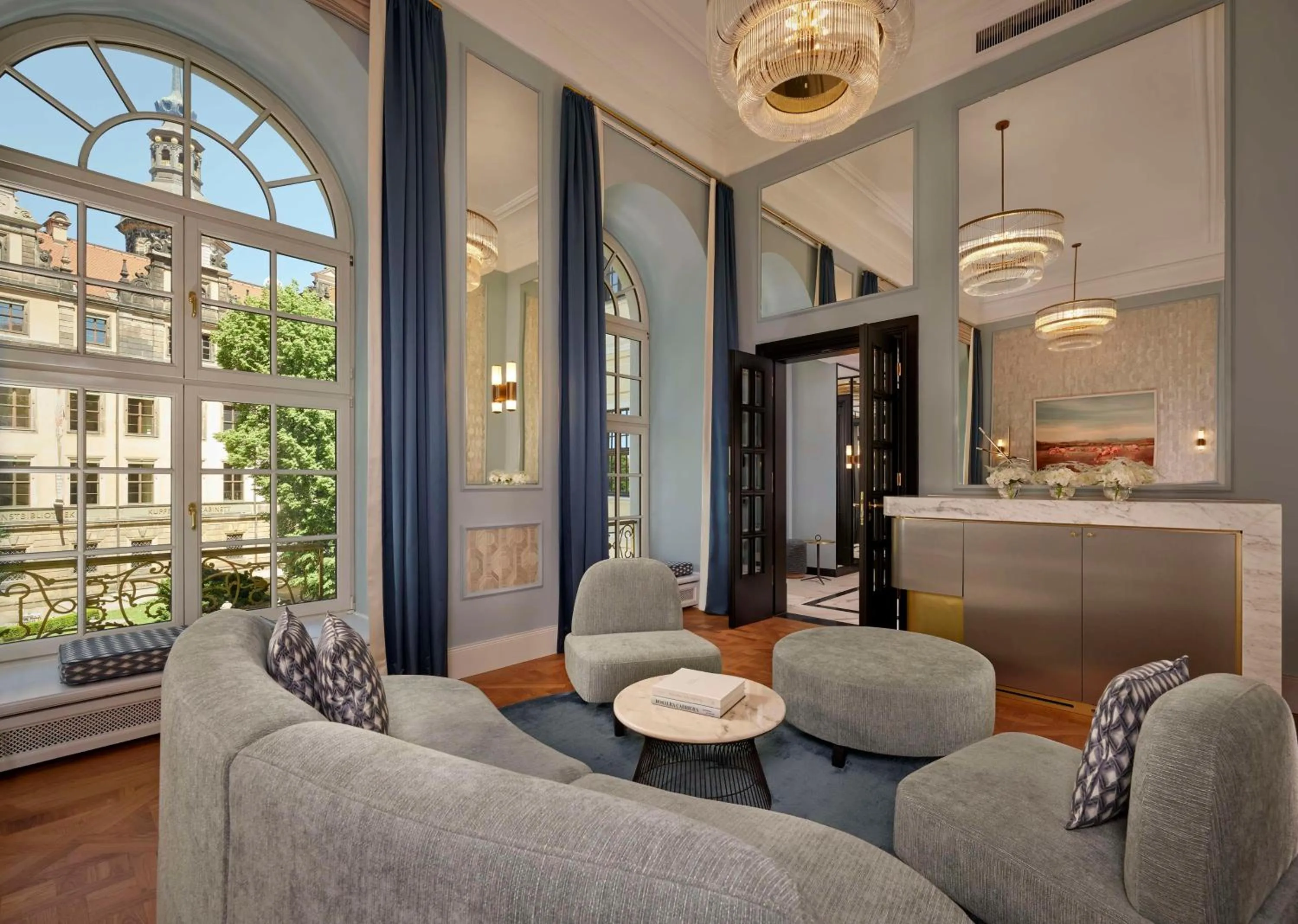 Signature Suite in Hotel Taschenbergpalais Kempinski