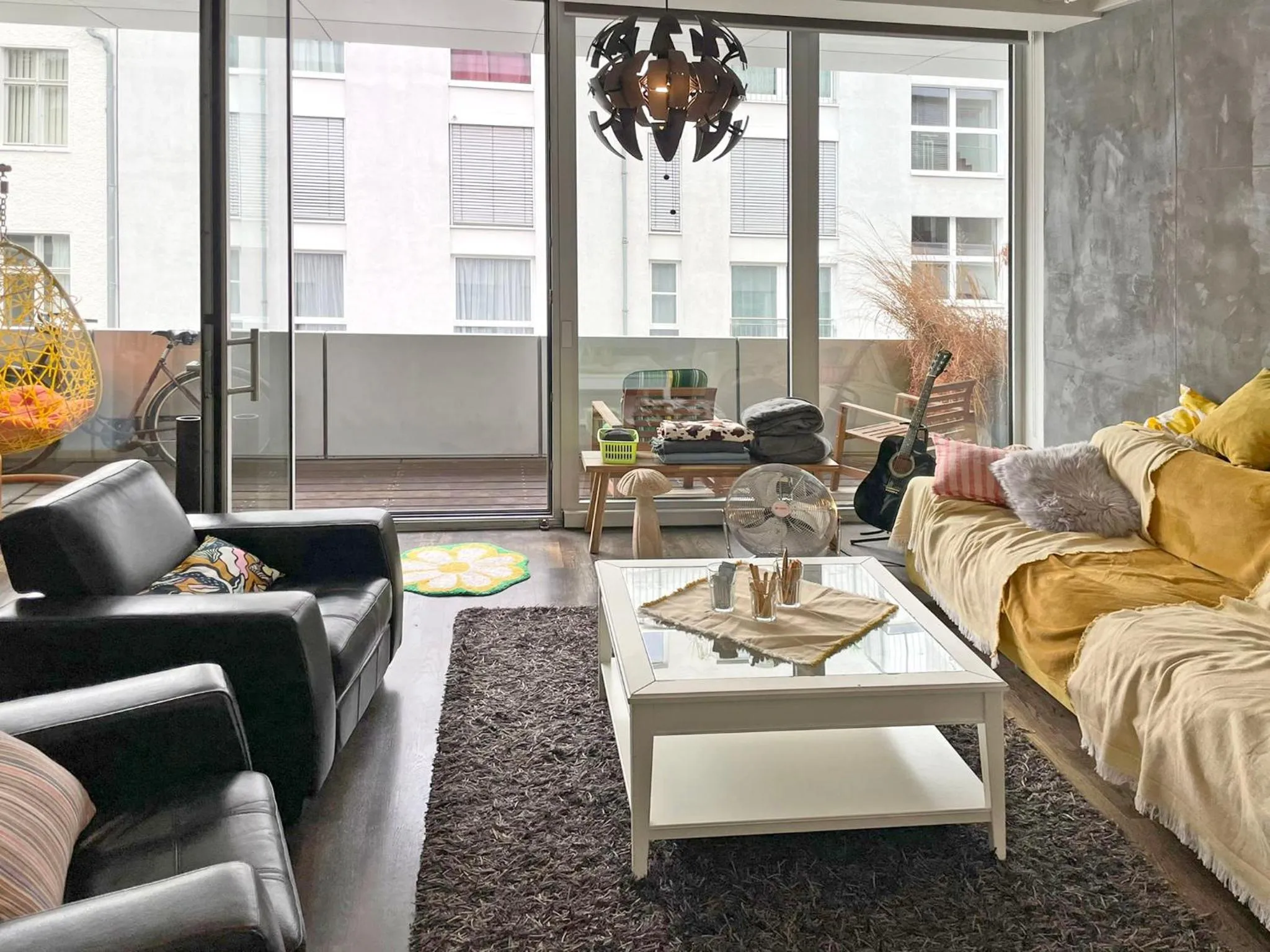 Superior One-Bedroom Apartment with Balcony in Heart of Gold Hostel Berlin