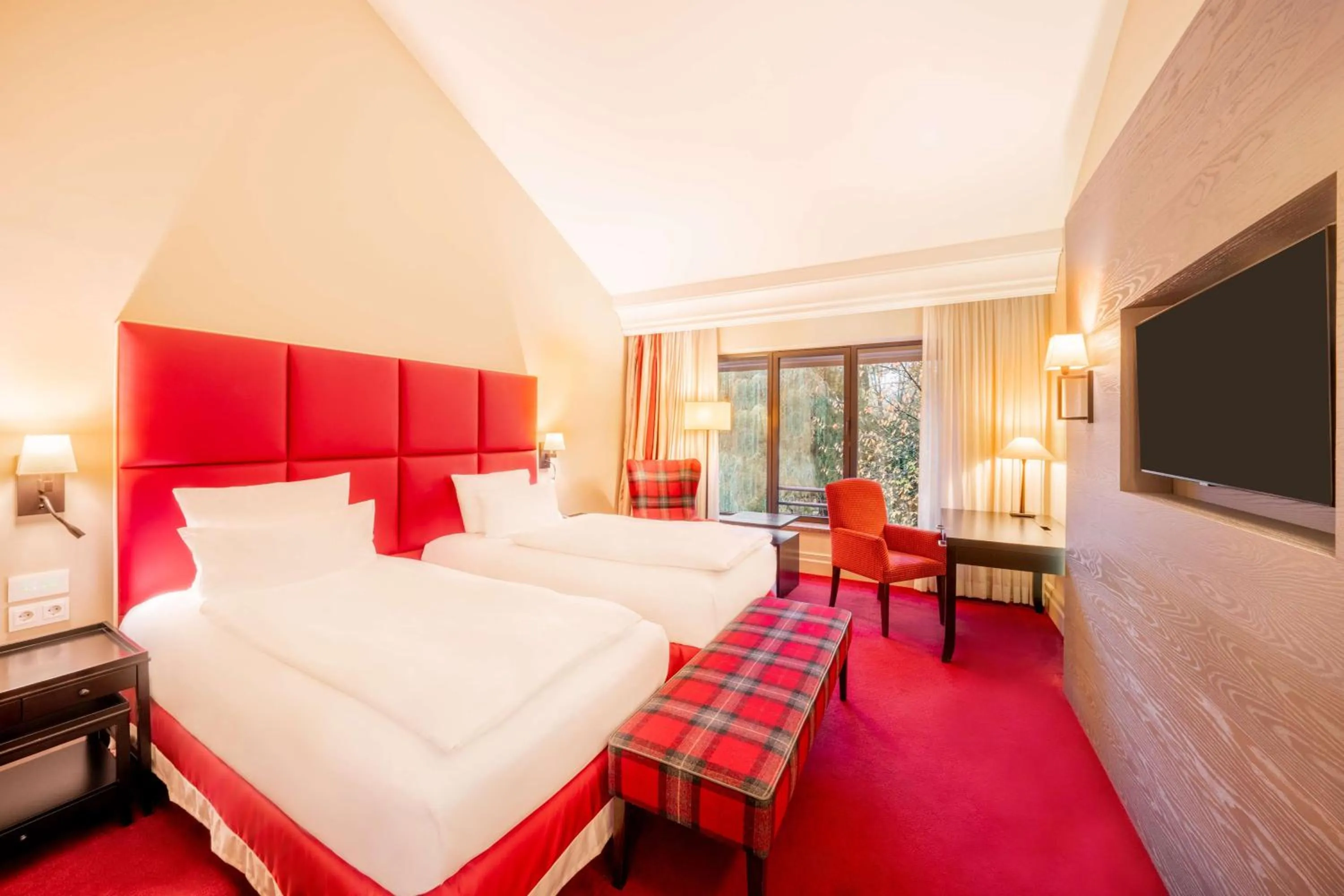 Deluxe Twin Room with Park View in Hilton Frankfurt Gravenbruch