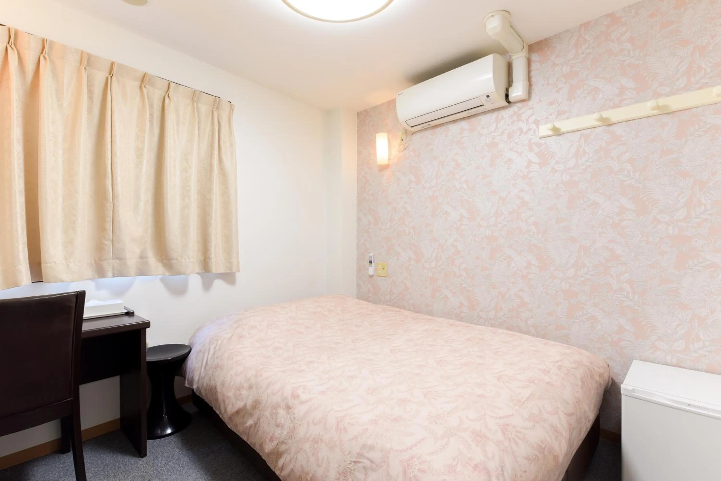 Double Room - single occupancy - Non-Smoking  in Otsuka Town Hotel