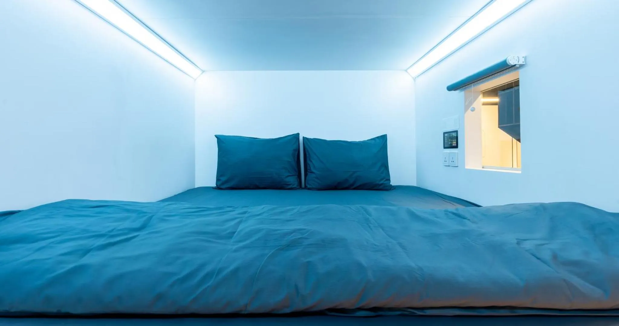 Earth Double in Bobopod Juanda, Jakarta