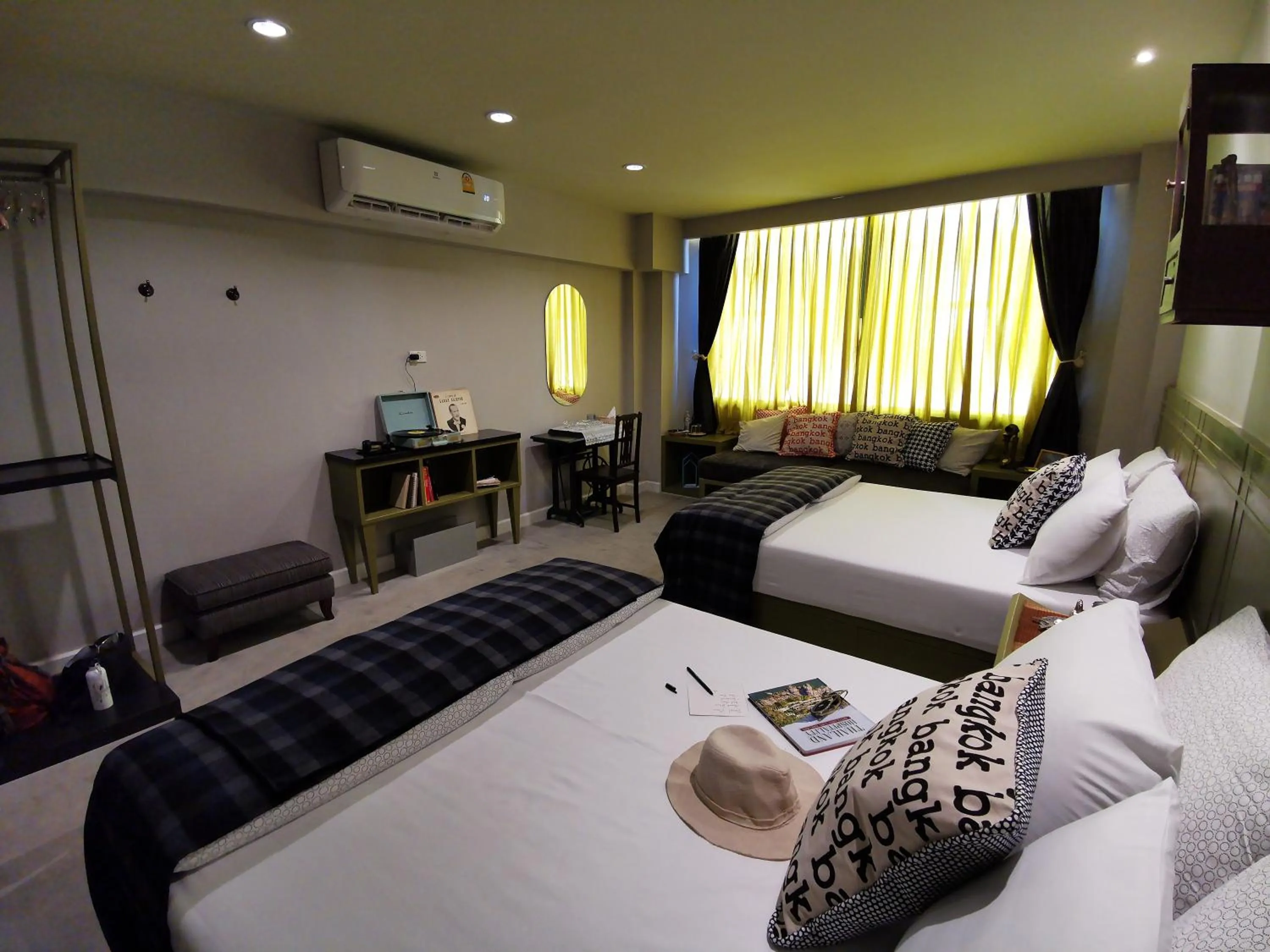 Family Room with Terrace in Chomm House