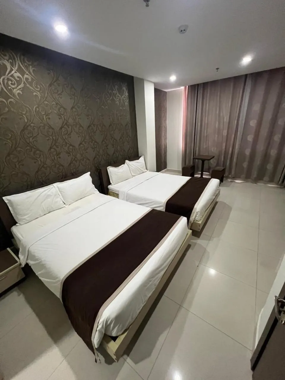 Deluxe Twin Room in Princess Hotel