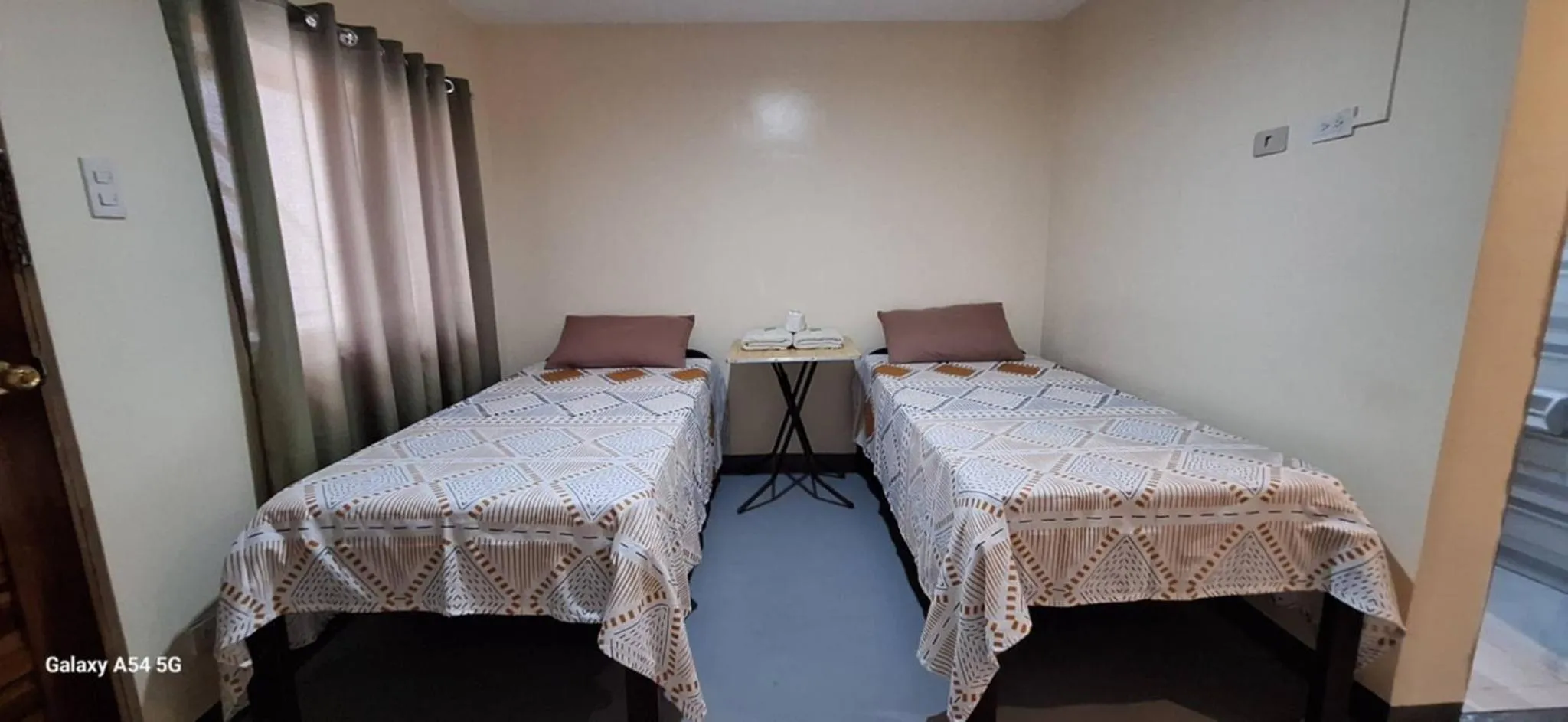 Twin Room with Private Bathroom - single occupancy in Rain Haven Lodging House