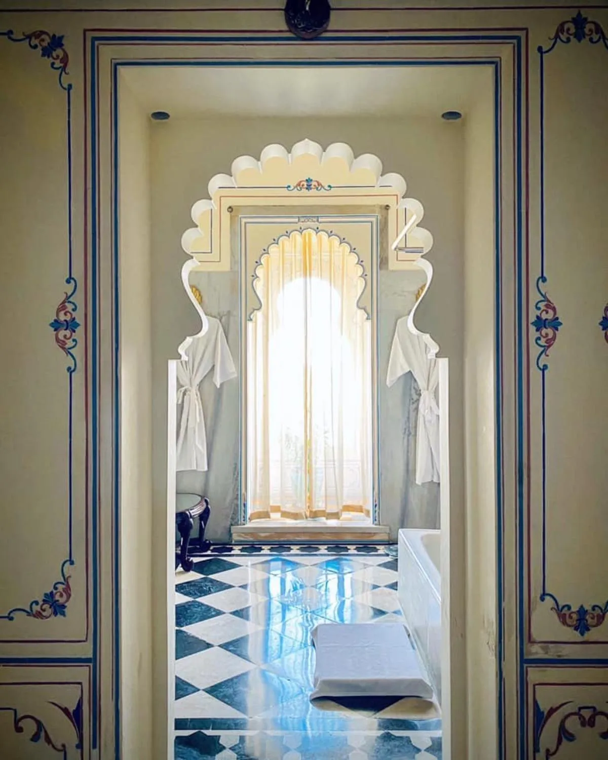 Suite with Lake View in Shiv Niwas Palace by HRH Group of Hotels