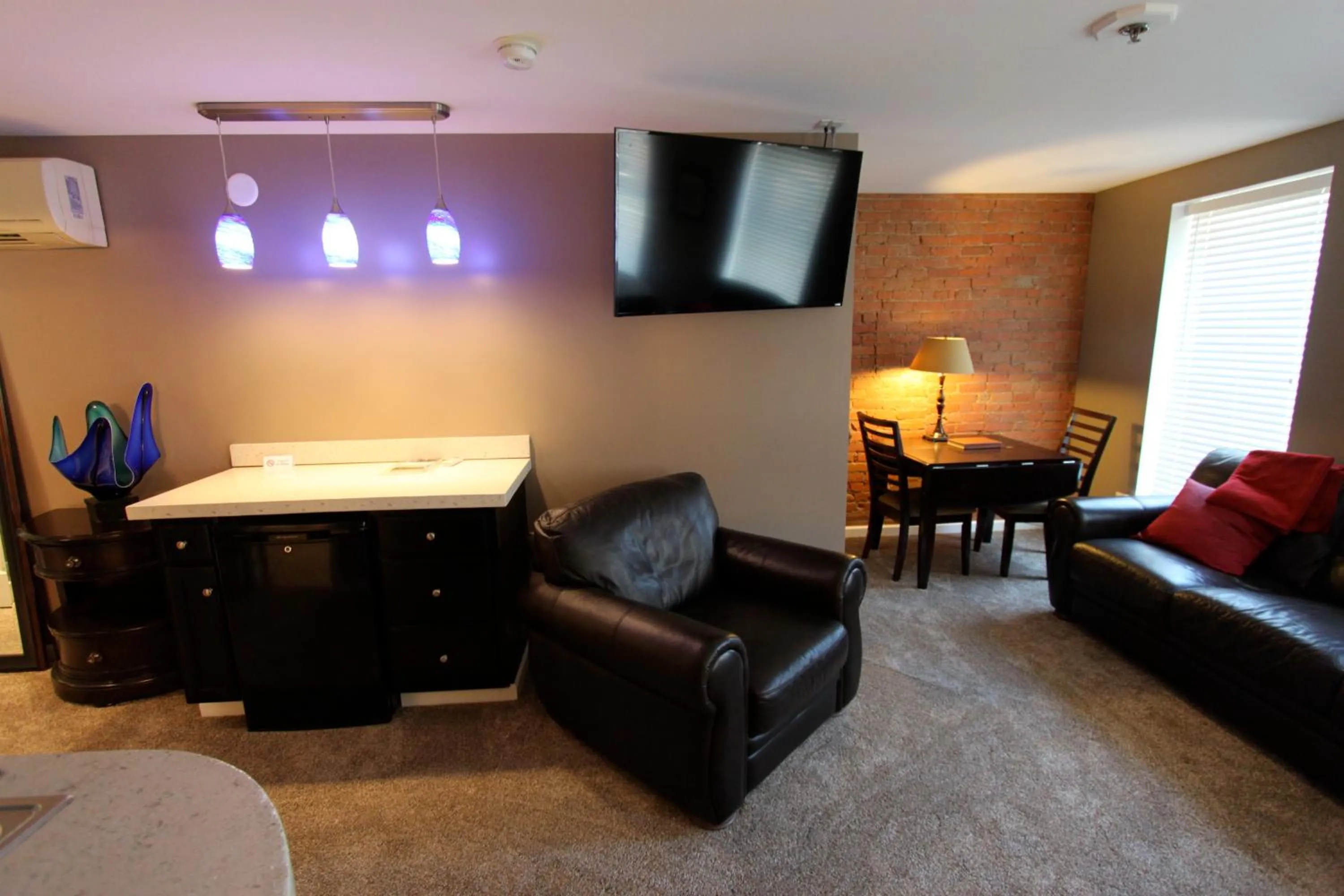 King Studio with Sofa Bed in Lodging at the Gaffer Inn