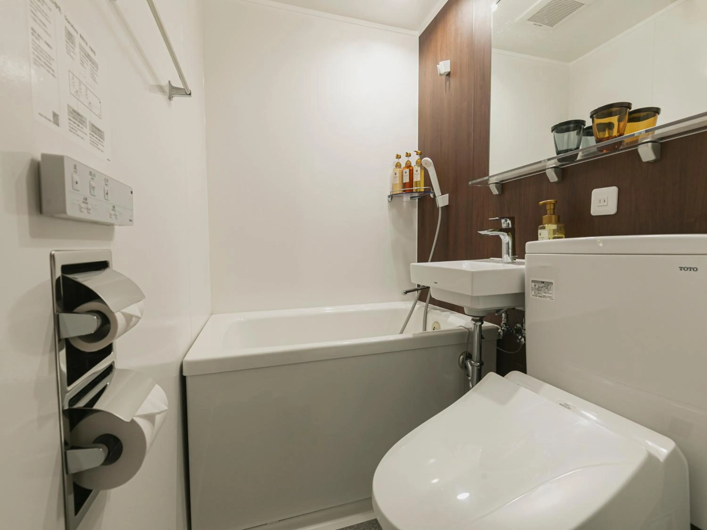 Queen Room in Hotel Arthur KITAHAMA BASE