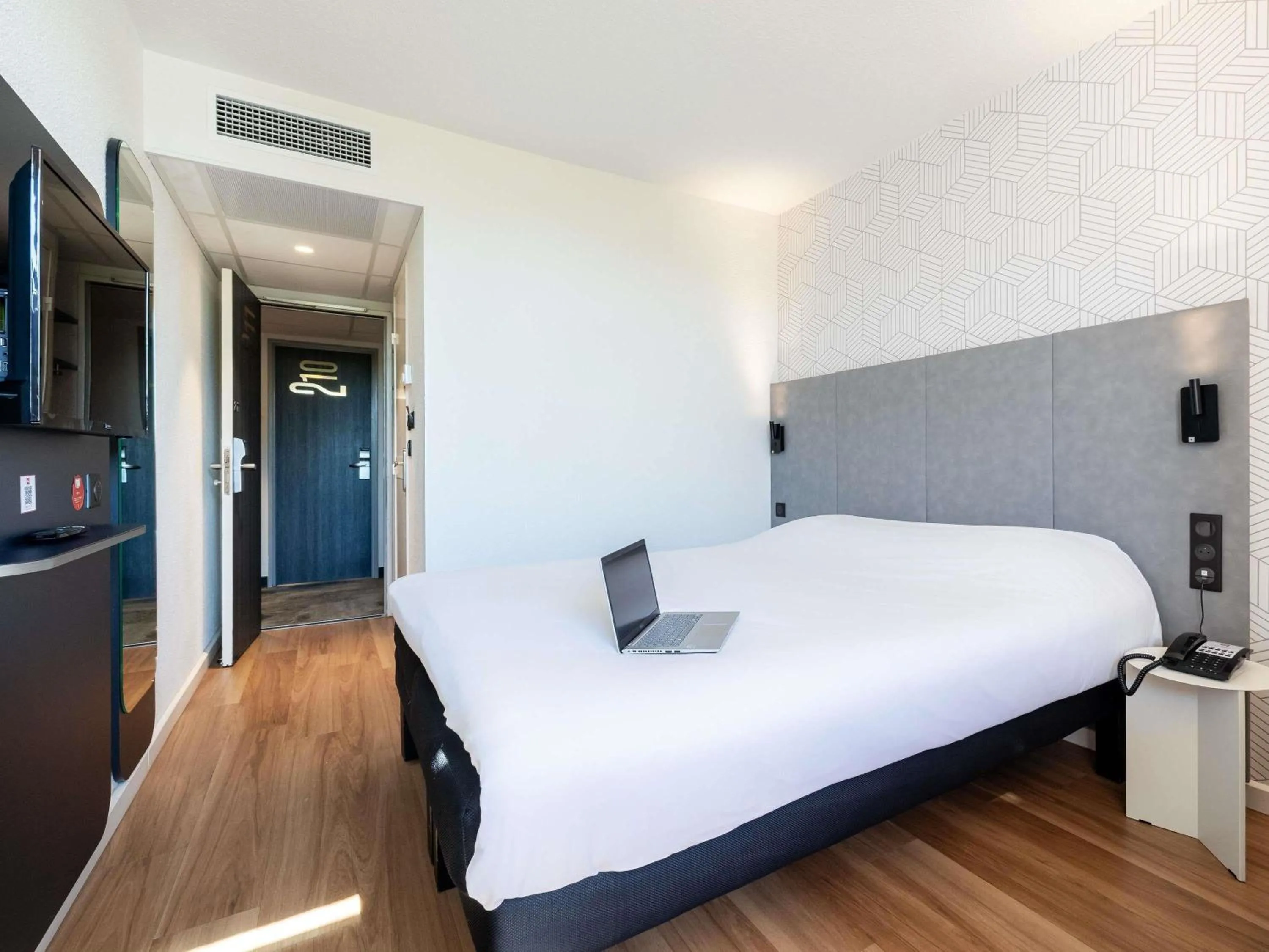 Economic Twin Room in ibis Beziers Est Mediterranee A9/A75